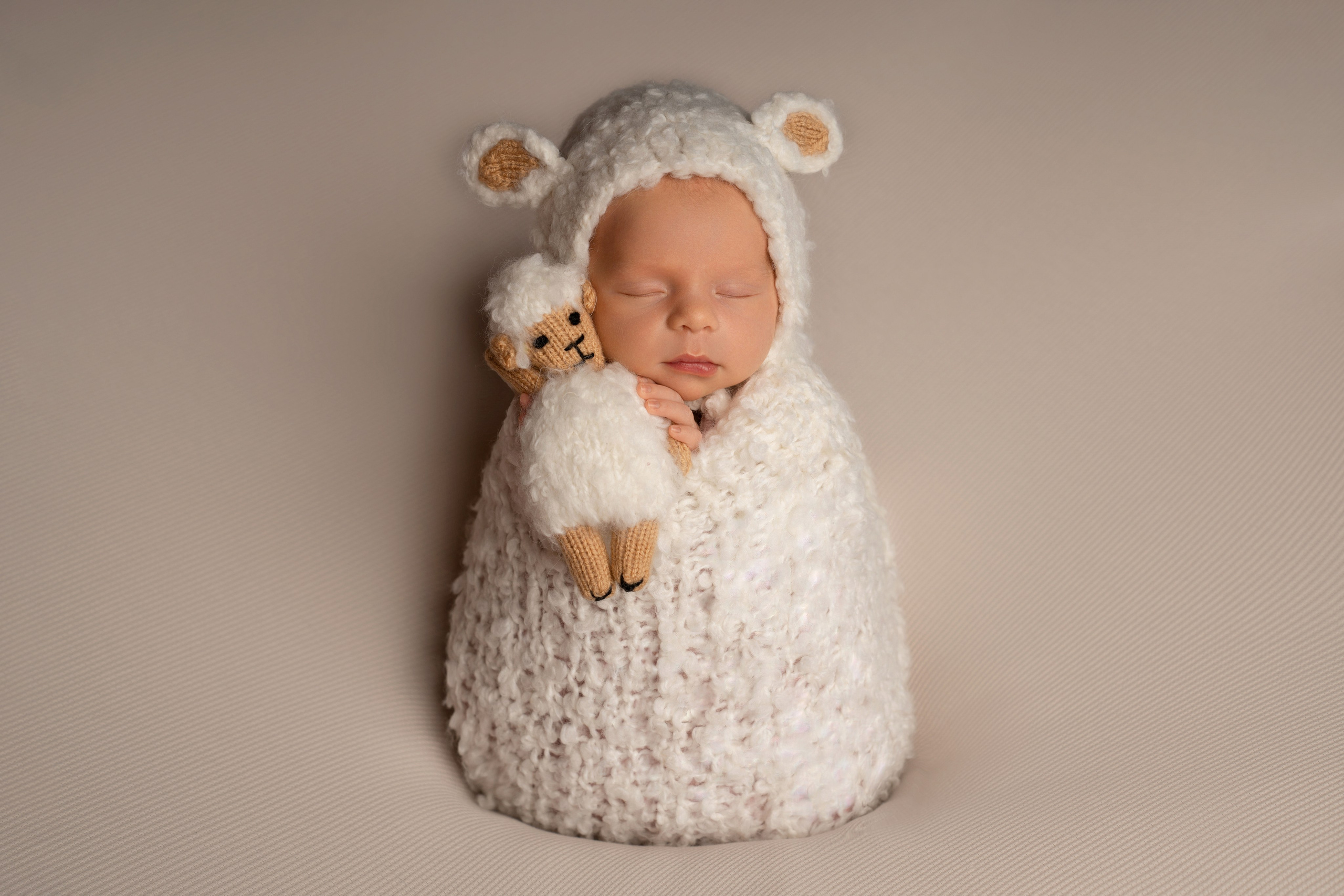 Ньюборн. Фотограф новорожденных Оренбург и свадебный фотограф Оренбург