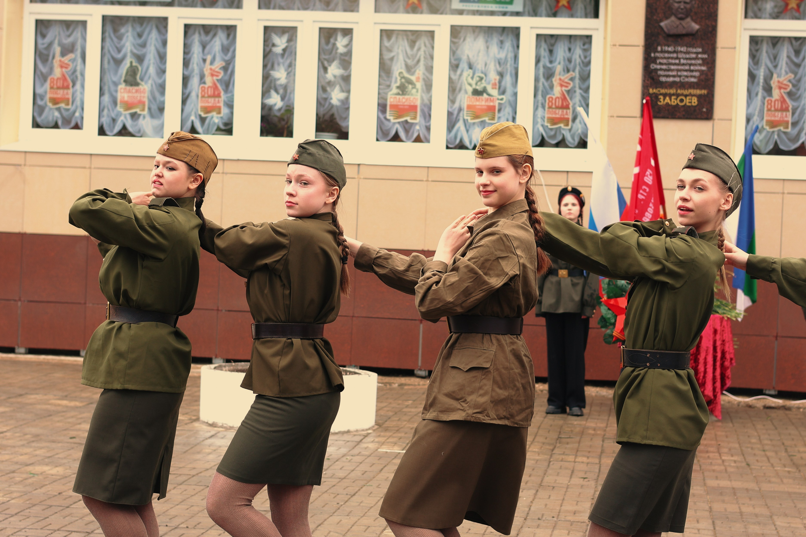 9 мая — «Родной дом». Фотограф в городе Киров Денис Вербин