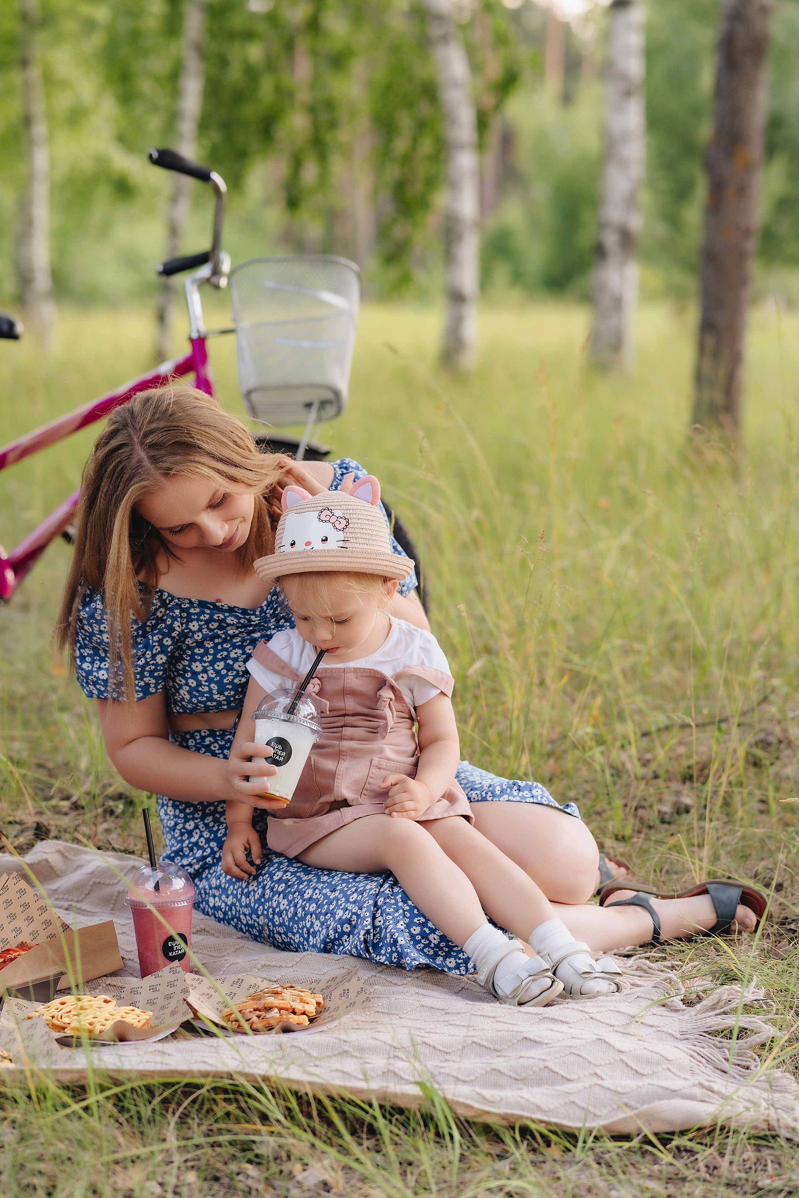 Семейная прогулка | Съемка для кофейни. Фотограф Карина Шмулёва. Воронеж и область