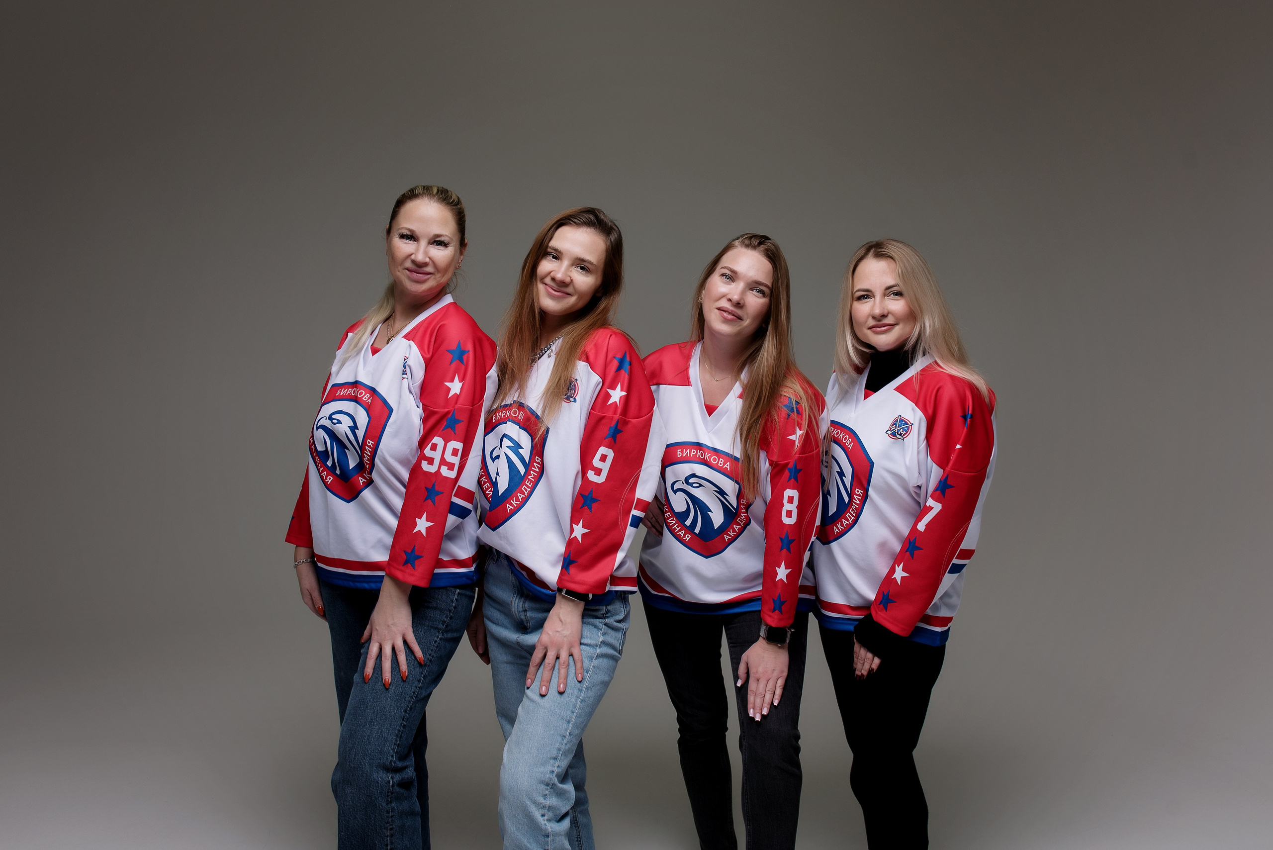 Хоккей — Гимнастика групповая съемка. Детский фотограф в Долгопрудном и Москве