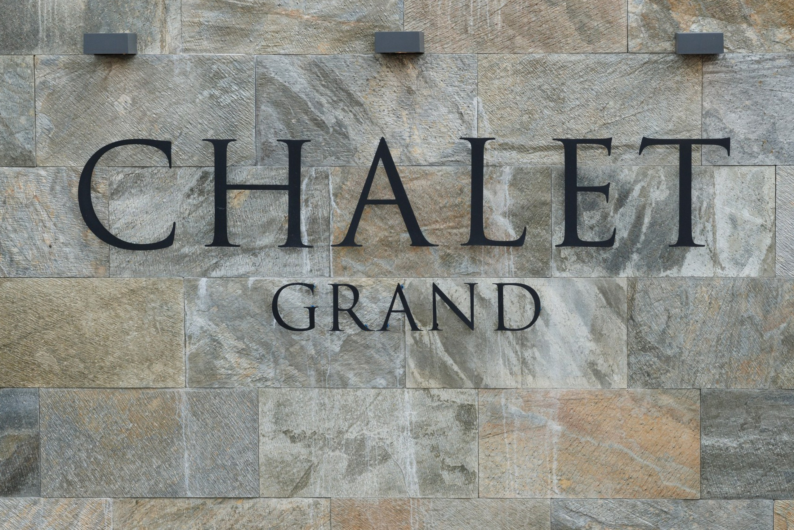 Свадебная фотосессия в Grand Chalet