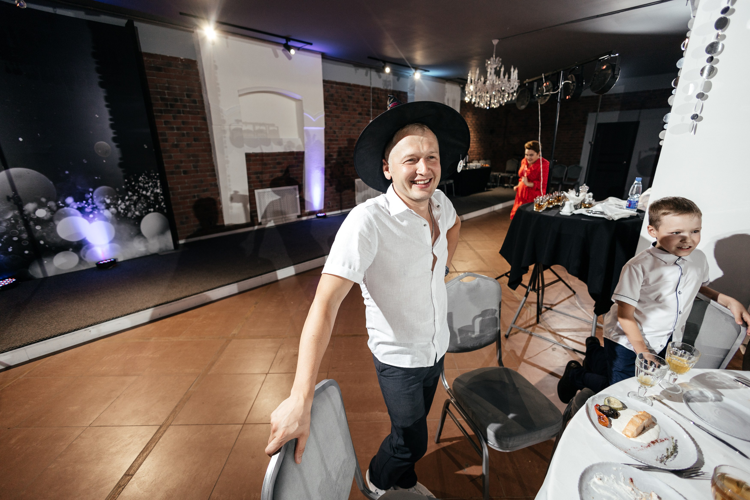 Свадебный фотограф Уфа — Руслан ГабдлисламовЖивые эмоции, красивые кадры, воспоминания на всю жизнь.Работаю по всей Республике Башкортоста. Свадебный фотограф Уфа Руслан Габдлисламов