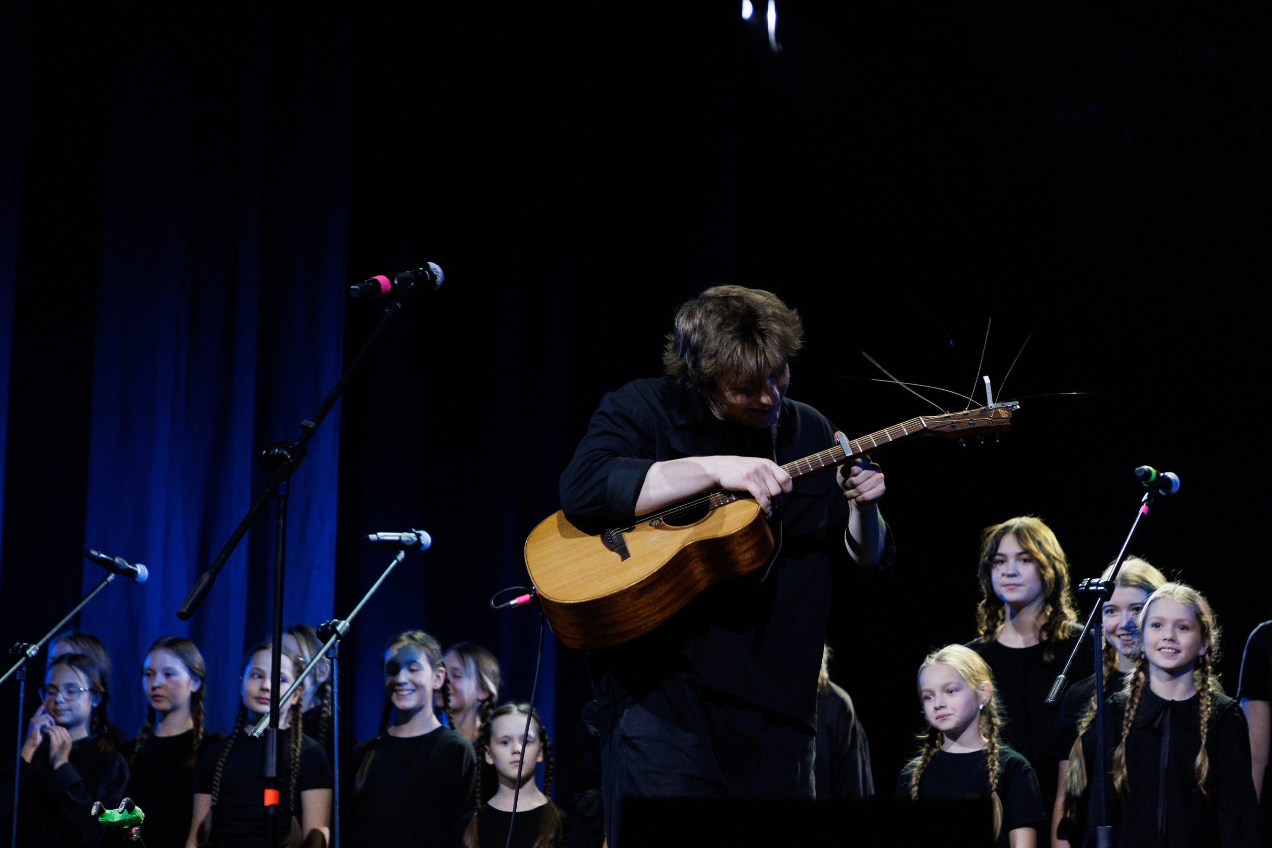 Выксунская премьера «Громко и Честно. Бонд с кнопкой». Фотограф городских и семейных событий Артем Карпухин