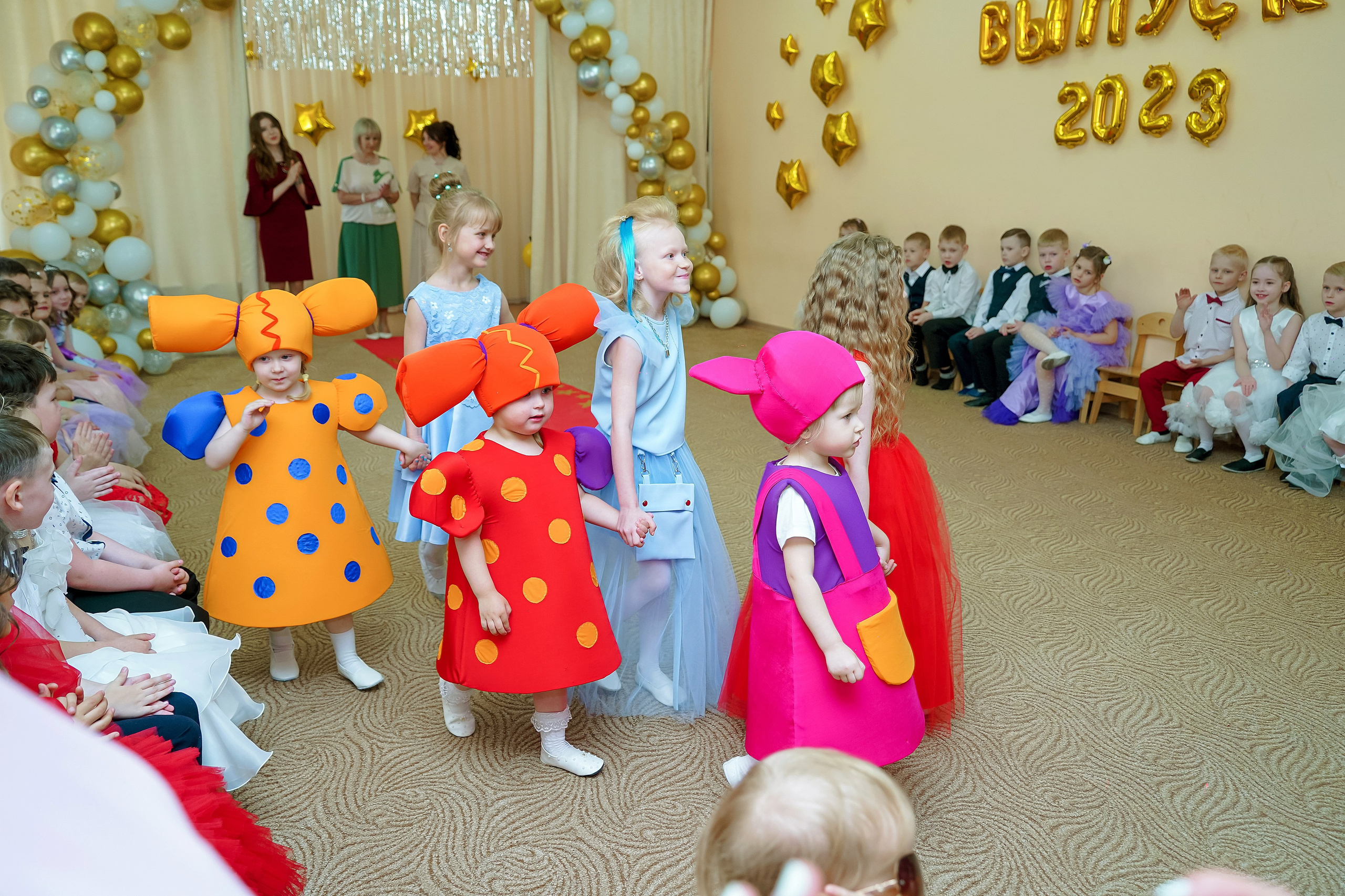 Фотосъемка видеосъёмка фотограф видеооператор новогодних утренников  в. Фотограф, видеооператор Нина Коршунова