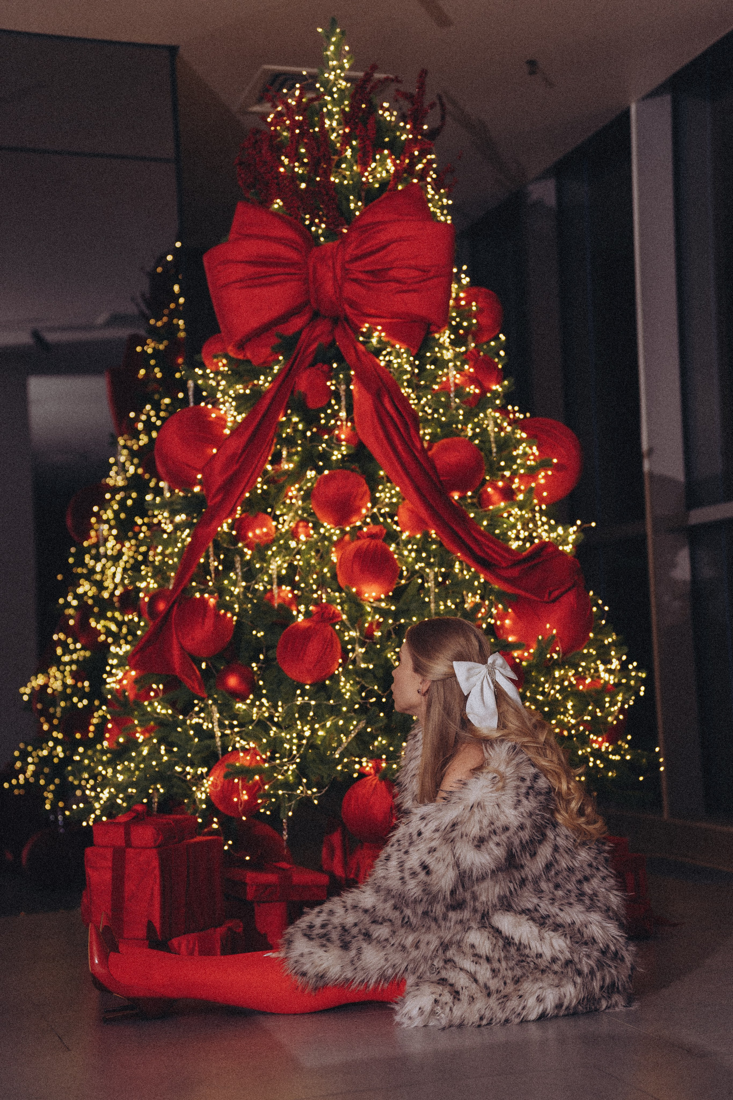 ФОТОСЕССИЯ К НОВОМУ ГОДУ В СТУДИИ С ЕЛОЧКОЙ КРАСИВЫЙ ОБРАЗ. Профессиональный фотограф, Санкт-Петербург — Виктория Богомолова