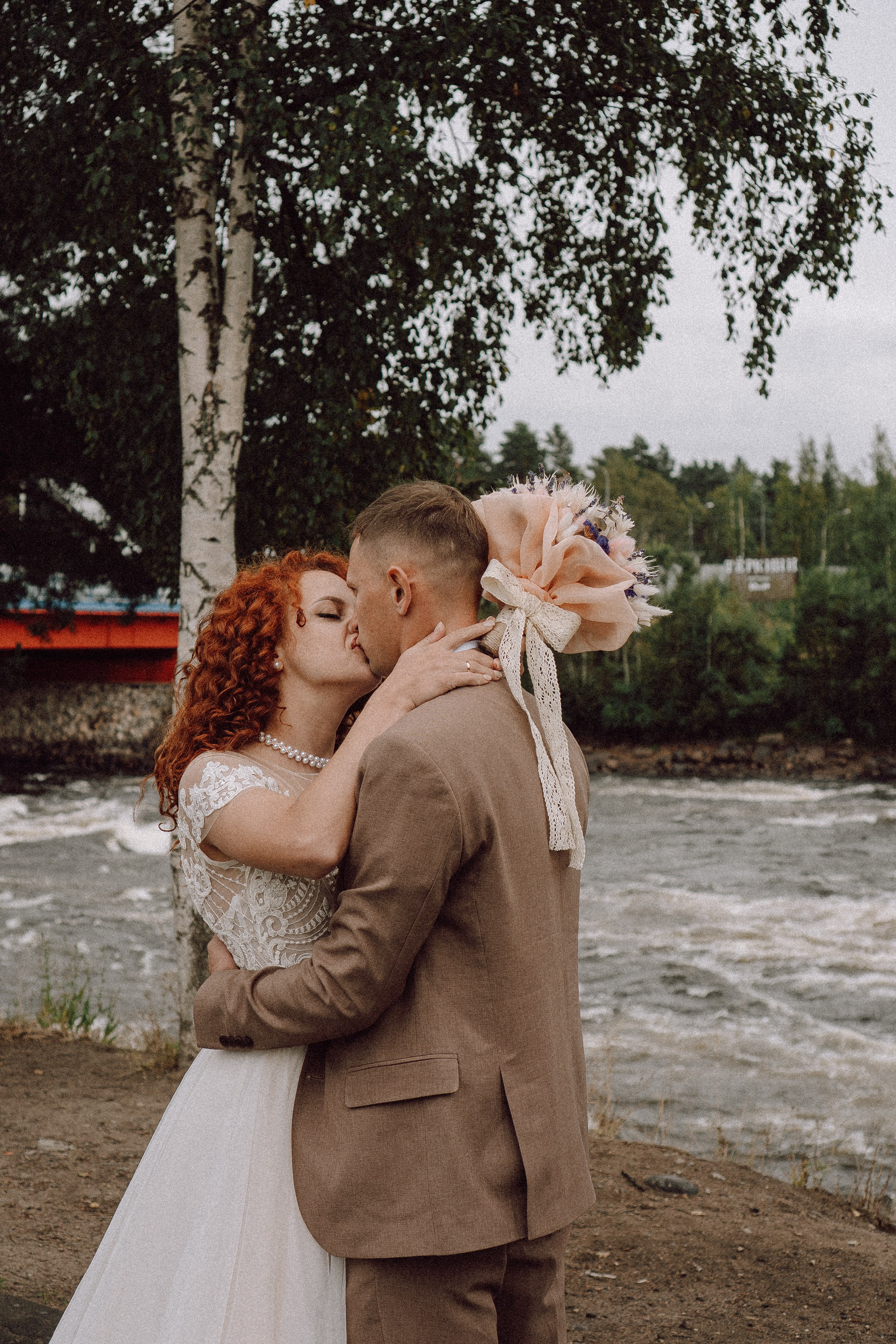 СВАДЕБНАЯ ФОТОСЕССИИЯ ПАРЫ В ГОРОДЕ ПРИОЗЕРСК В СОСНОВОМ ЛЕСУ И С ПИКАПОМ. Профессиональный фотограф, Санкт-Петербург — Виктория Богомолова
