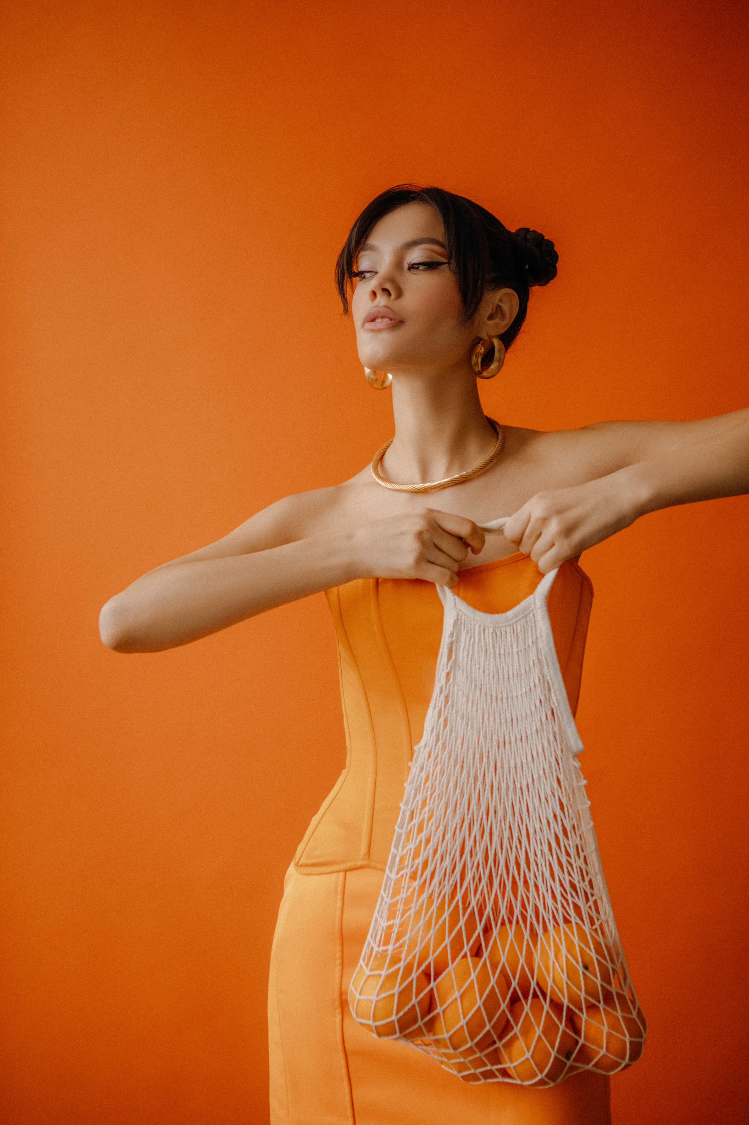 Ольга. Оранжевая фотосессия с апельсинами и цветами. Фотограф в Москве Ольга Сатони