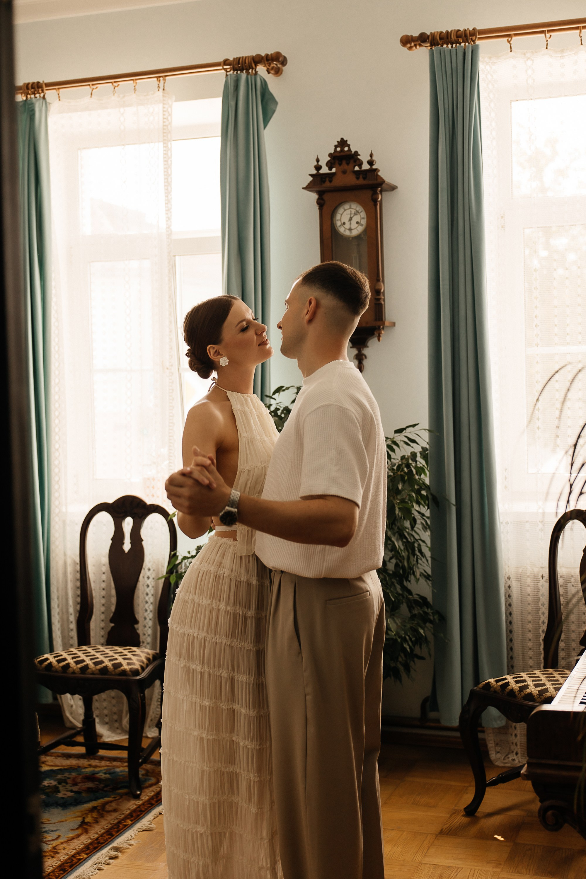 Свадьба в ретро-квартире. Свадебный и семейный фотограф Виолетта Сидельникова. Краснодар, Россия, Беларусь, Европа