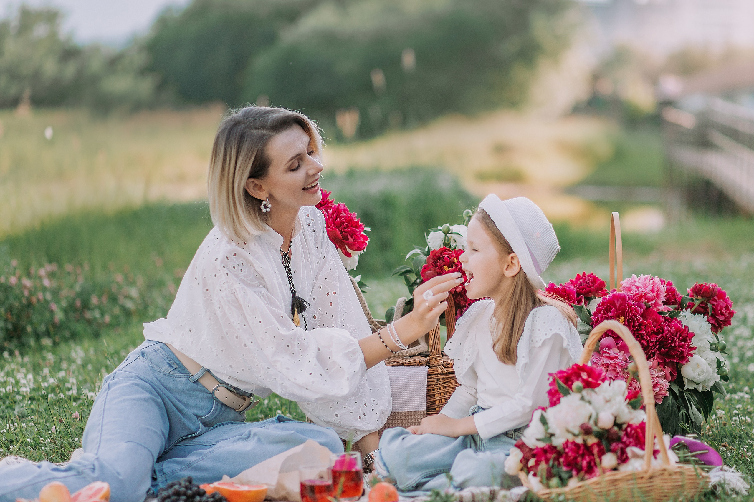 Пикник в пионаx. Детский и семейный фотограф в Красноярске Юлия Бирюкова