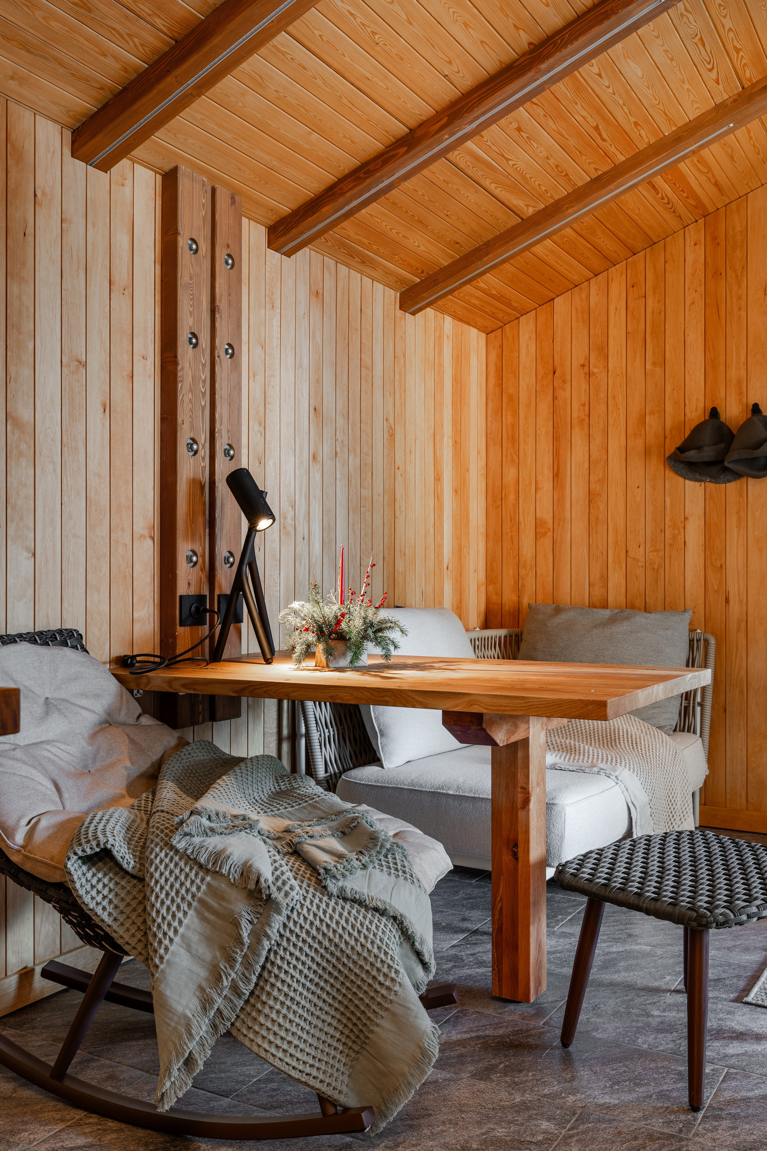 Интерьерная фотосъёмка загородного дома площадью 300 кв м в п. Эстосадок. Интерьерный фотограф Москва