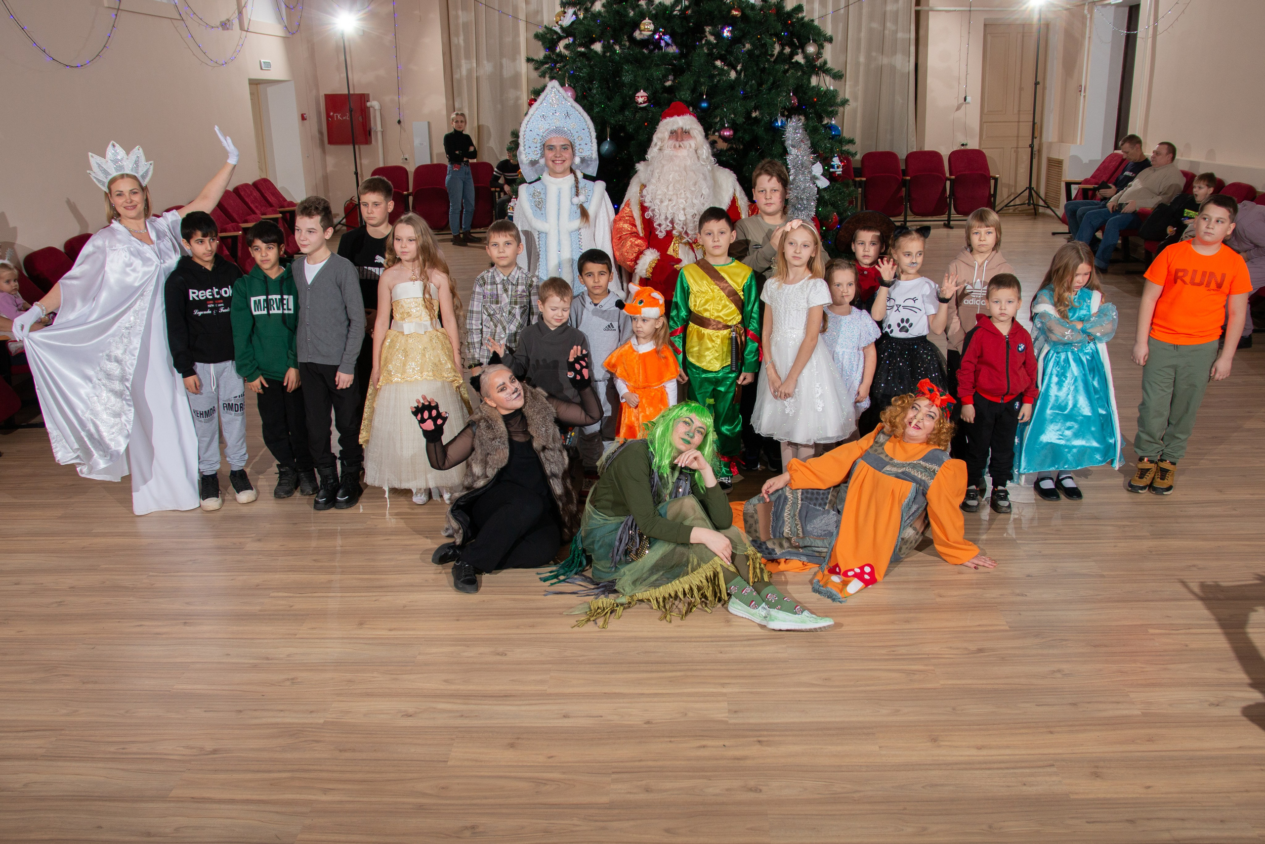 Новогодний утренник ДК Строитель 25.12.2023 г. г. Новоалександровск. Главная