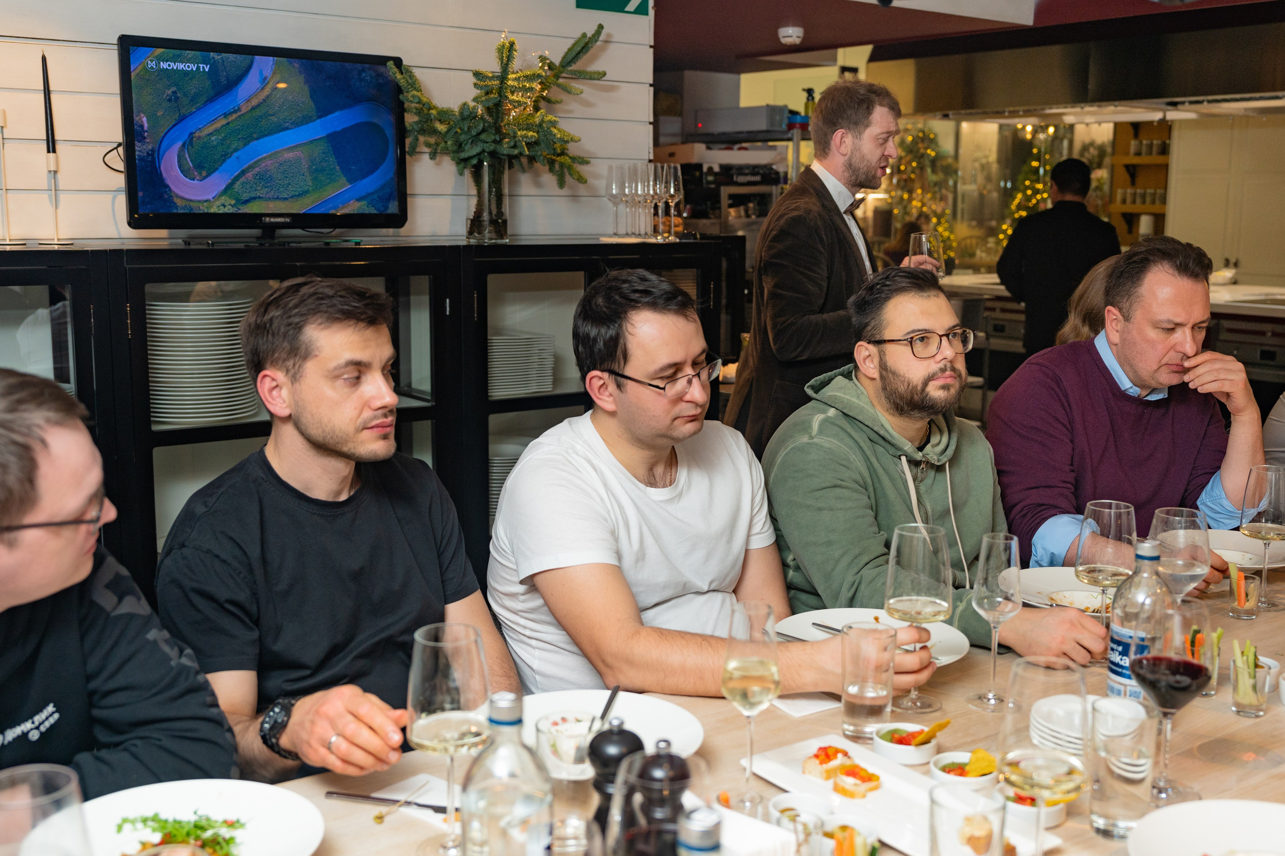 NOVIKOV SCHOOL — Умами зал. Фотограф Никита Комаров