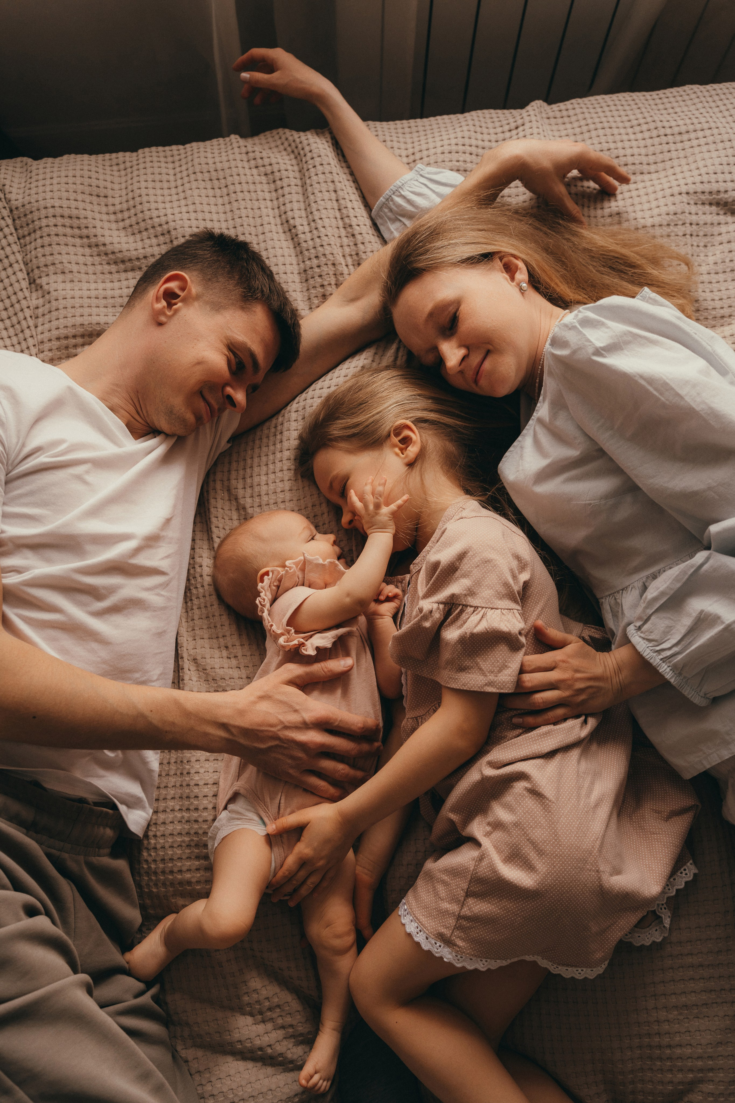 Дима, Саша, Ульяна и Даша. Семейный фотограф • Домашние съемки в Нижнем Новгороде