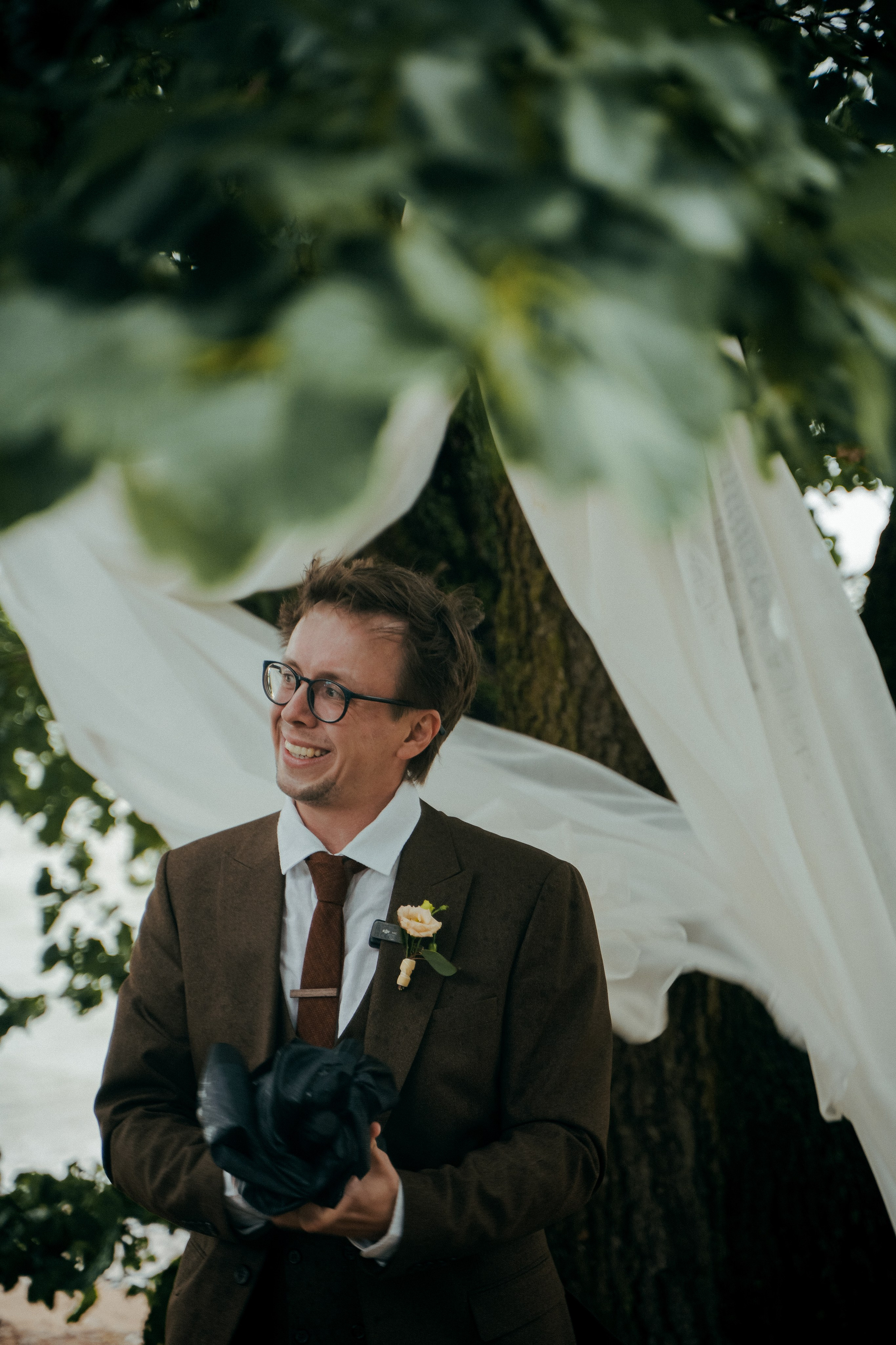 Июльский шторм с горячими сердцами. Свадебный фотограф в Санкт — Петербурге