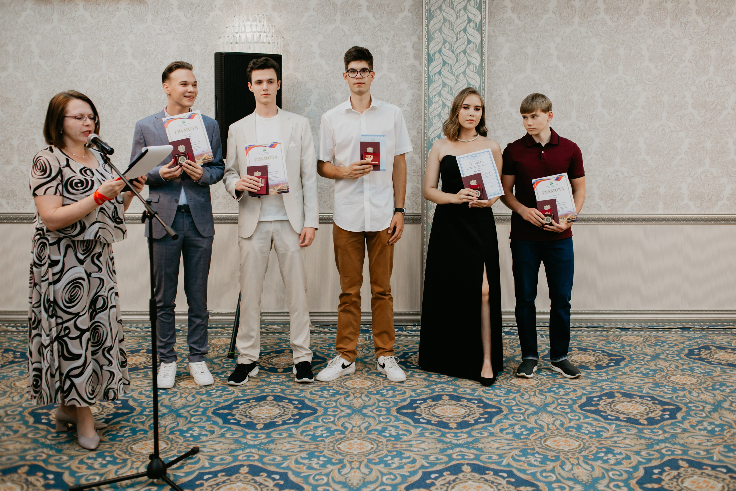 Выпускной. 11 лицей. Фотограф в Челябинске Ополихина Анна