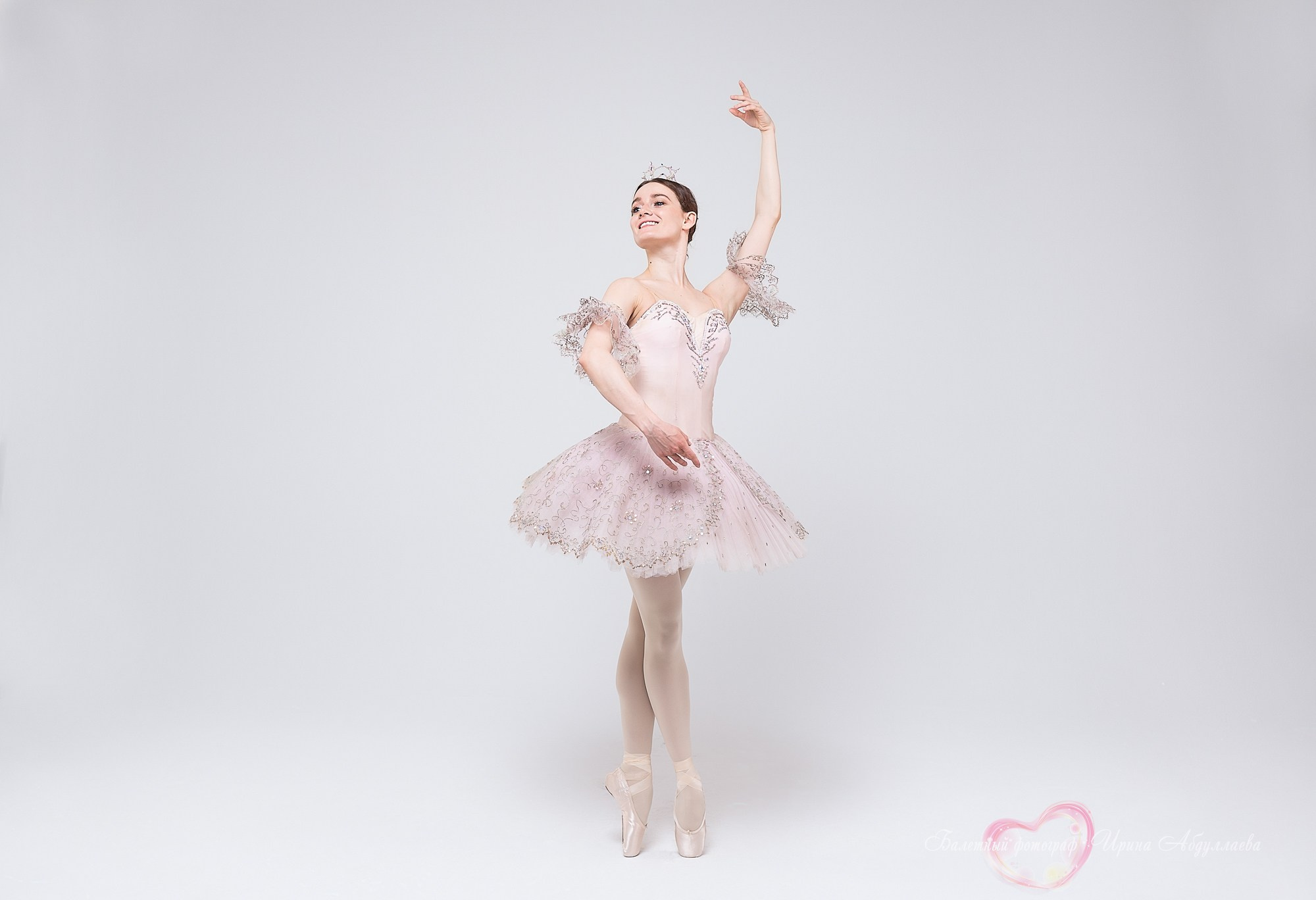 Ведущая балерина Классического национального балета Марина Окунева