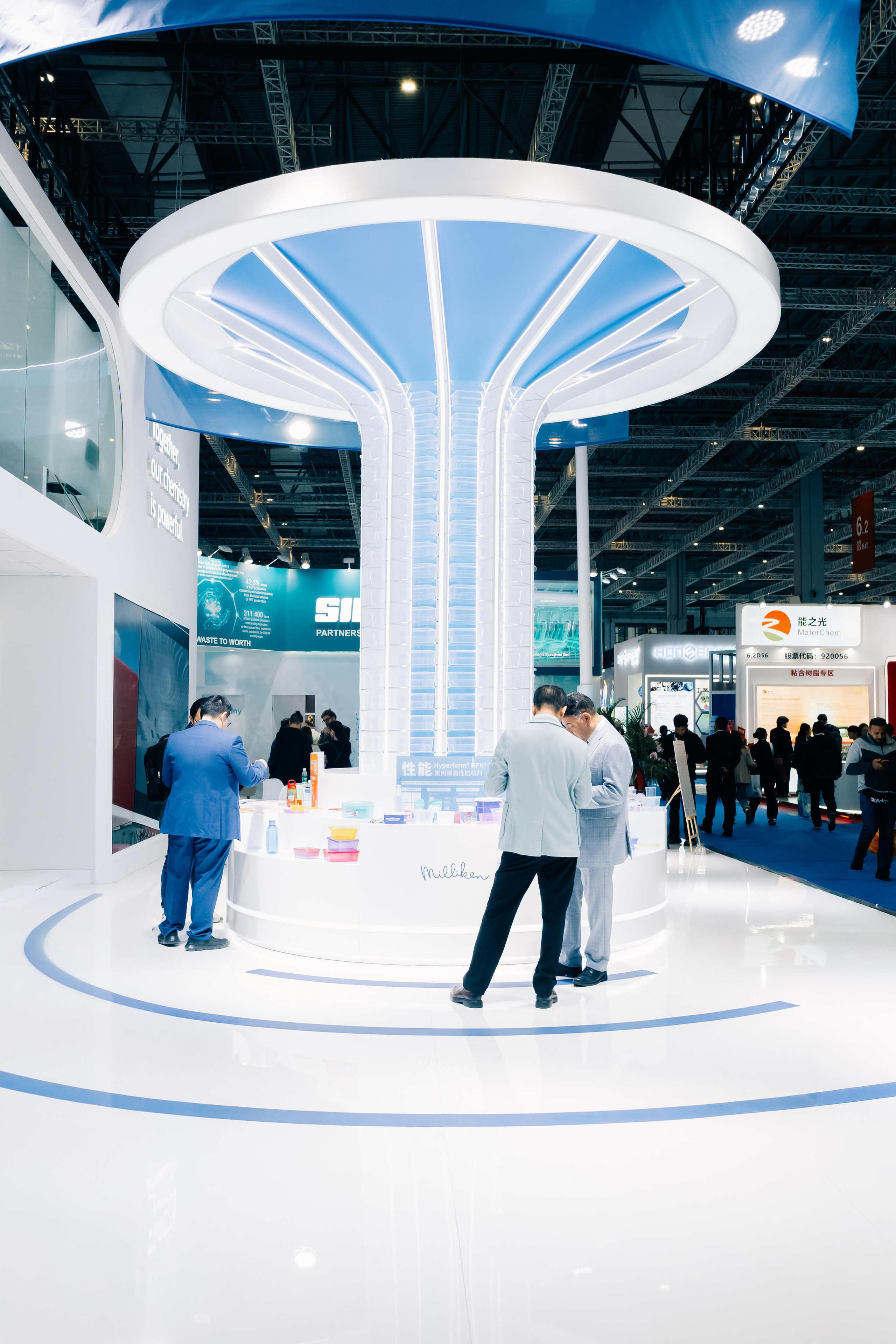 Фото и видеосъемка на выставке CHINAPLAS в Шанхае | Компания VZLP | Фотограф в Шанхае