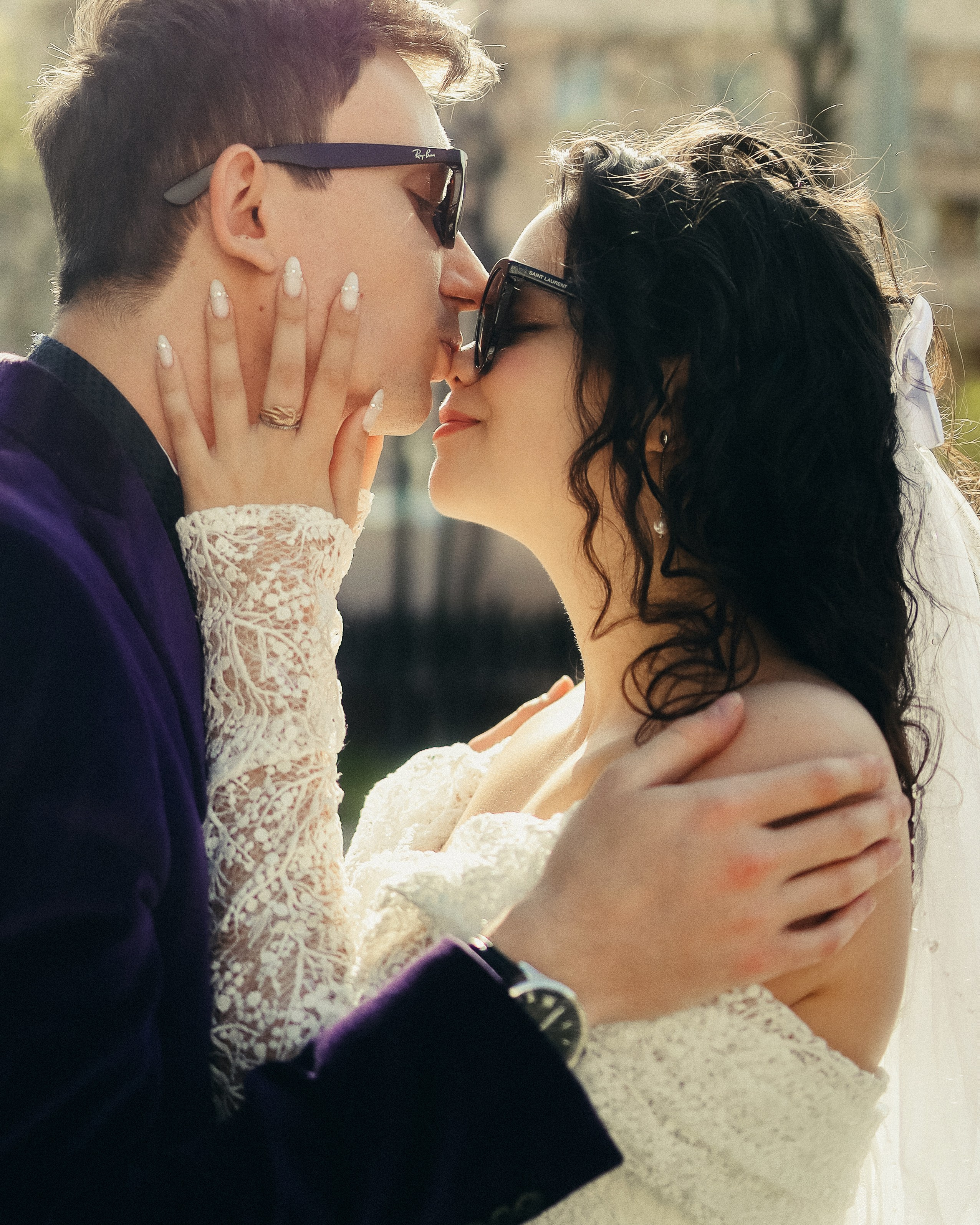 Илья и Науэль, прогулка и роспись в пространстве Yauza. Свадебный и портретный фотограф в Москве Кристина Золотова