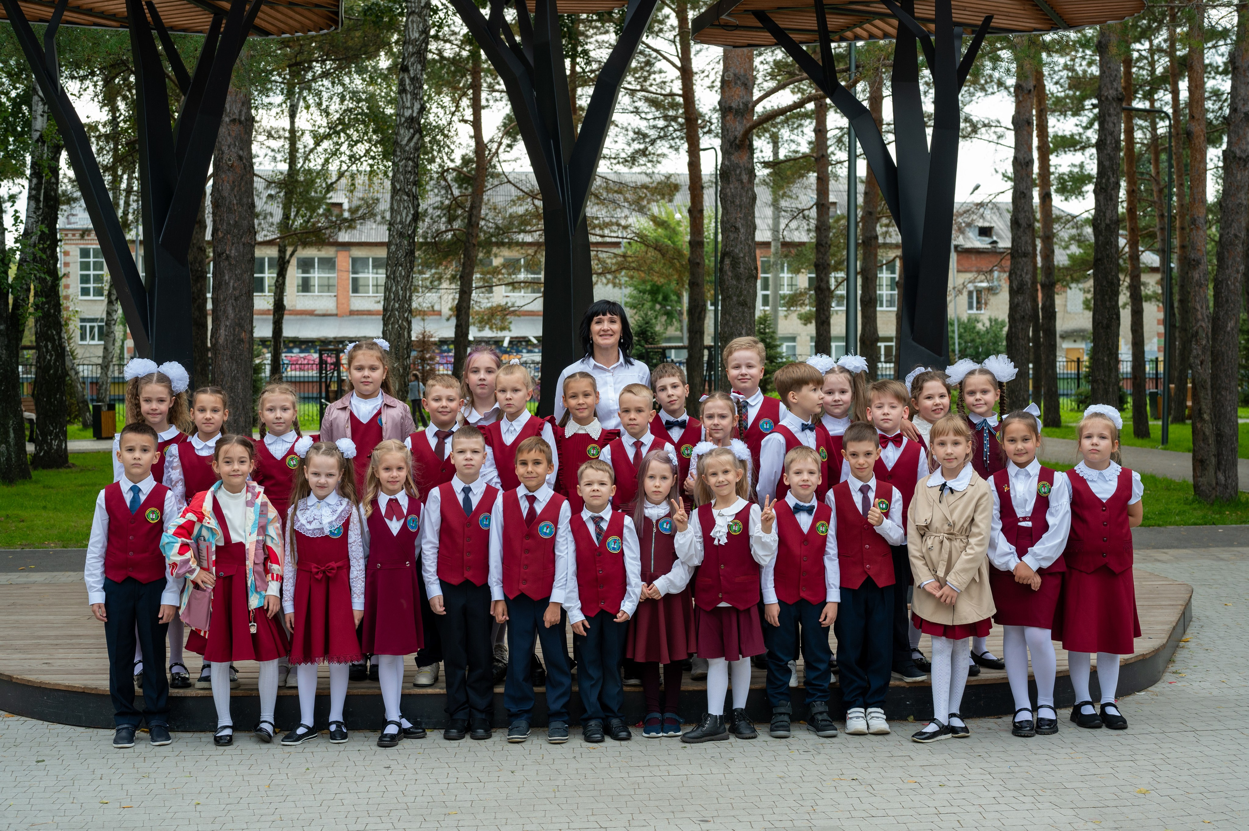 1 сентября 16 гимназия 2 класс (линейка + в классе+ на улице). Фотограф новорожденных, семейный детский в Тюмени Татьяна Морозова