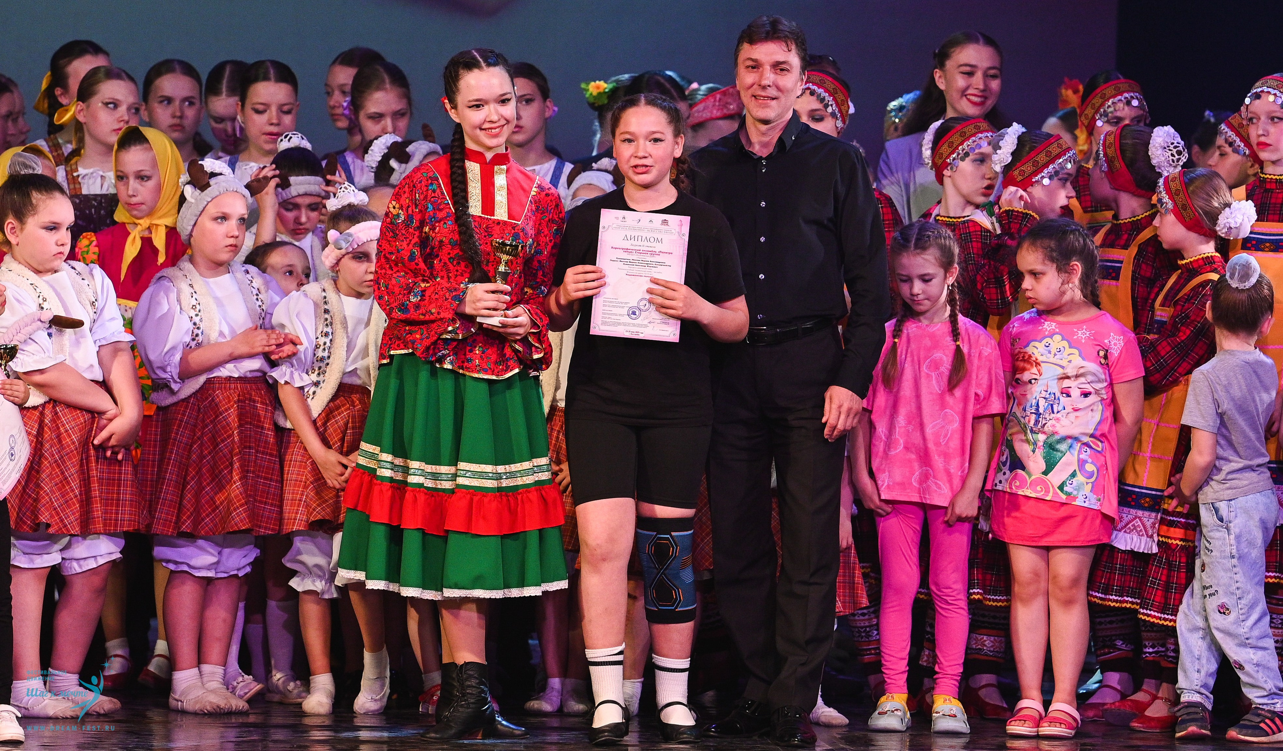 24.05.2025 «Мир под названием — Искусство танца» Фестивальное движение «Шаг к мечте» г. Кострома. Медиастудия Фото Концепт