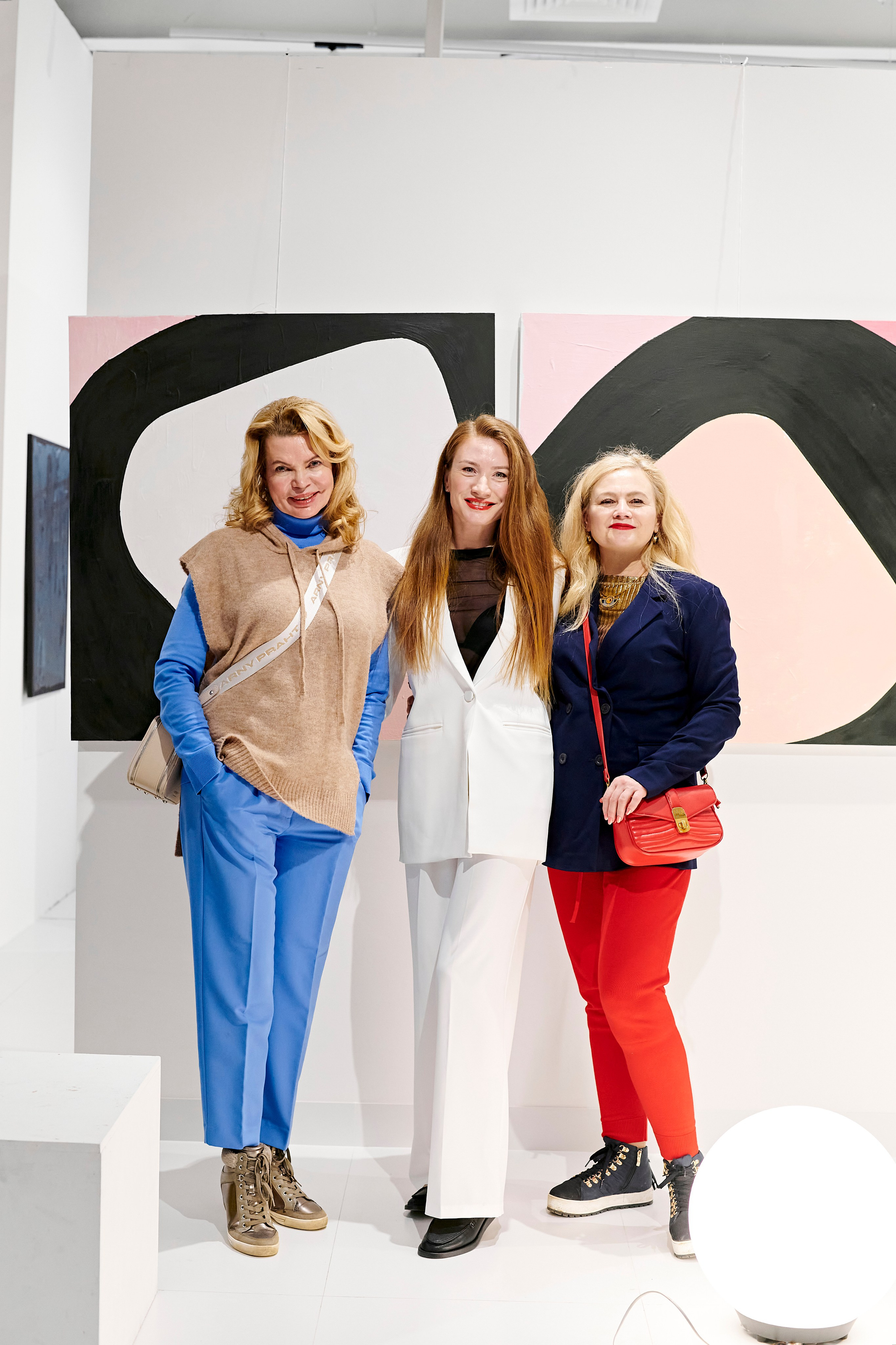 The Holst. Выставка Юлии Остапенко. Фотограф Постольник Дарья