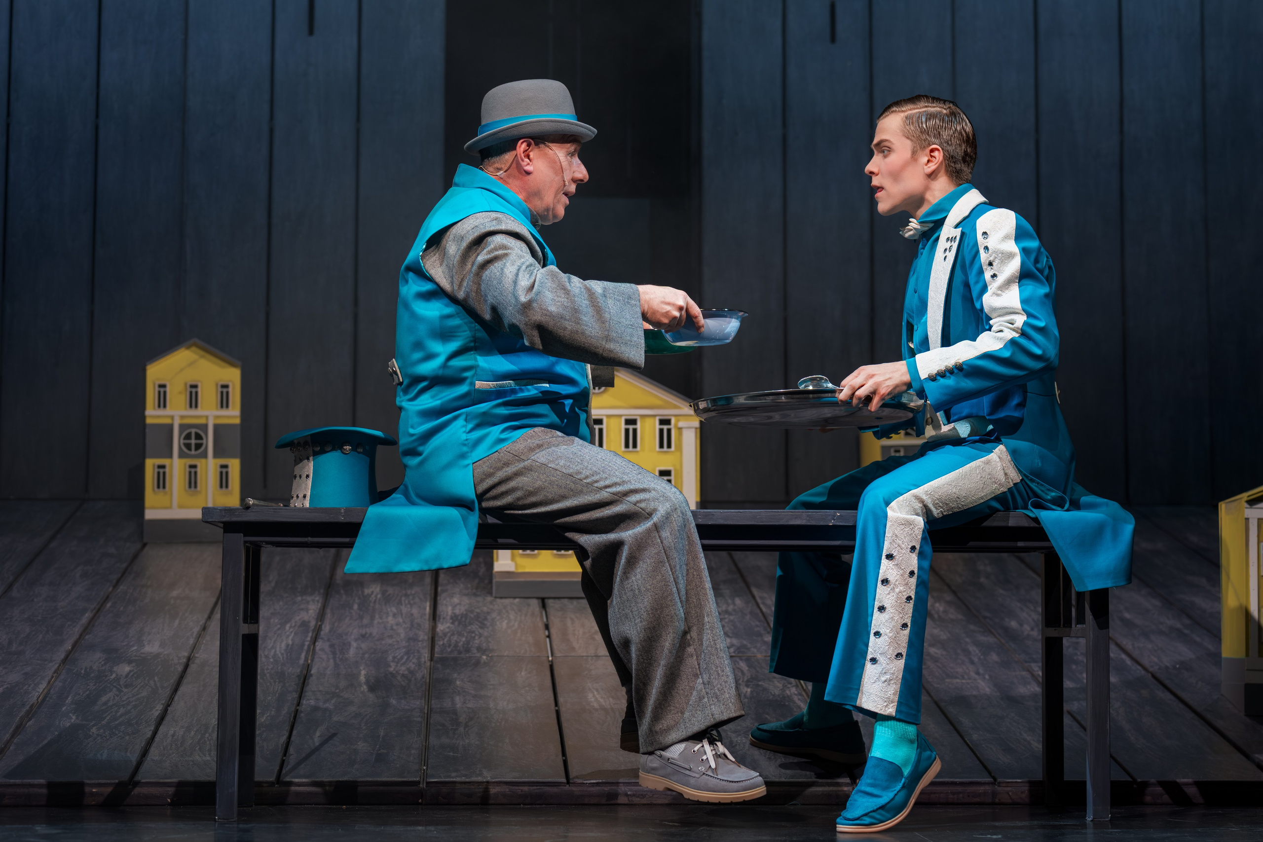 Театр Терезы Дуровой: Ревизор. Сайт фотографа Сергея Абрамова