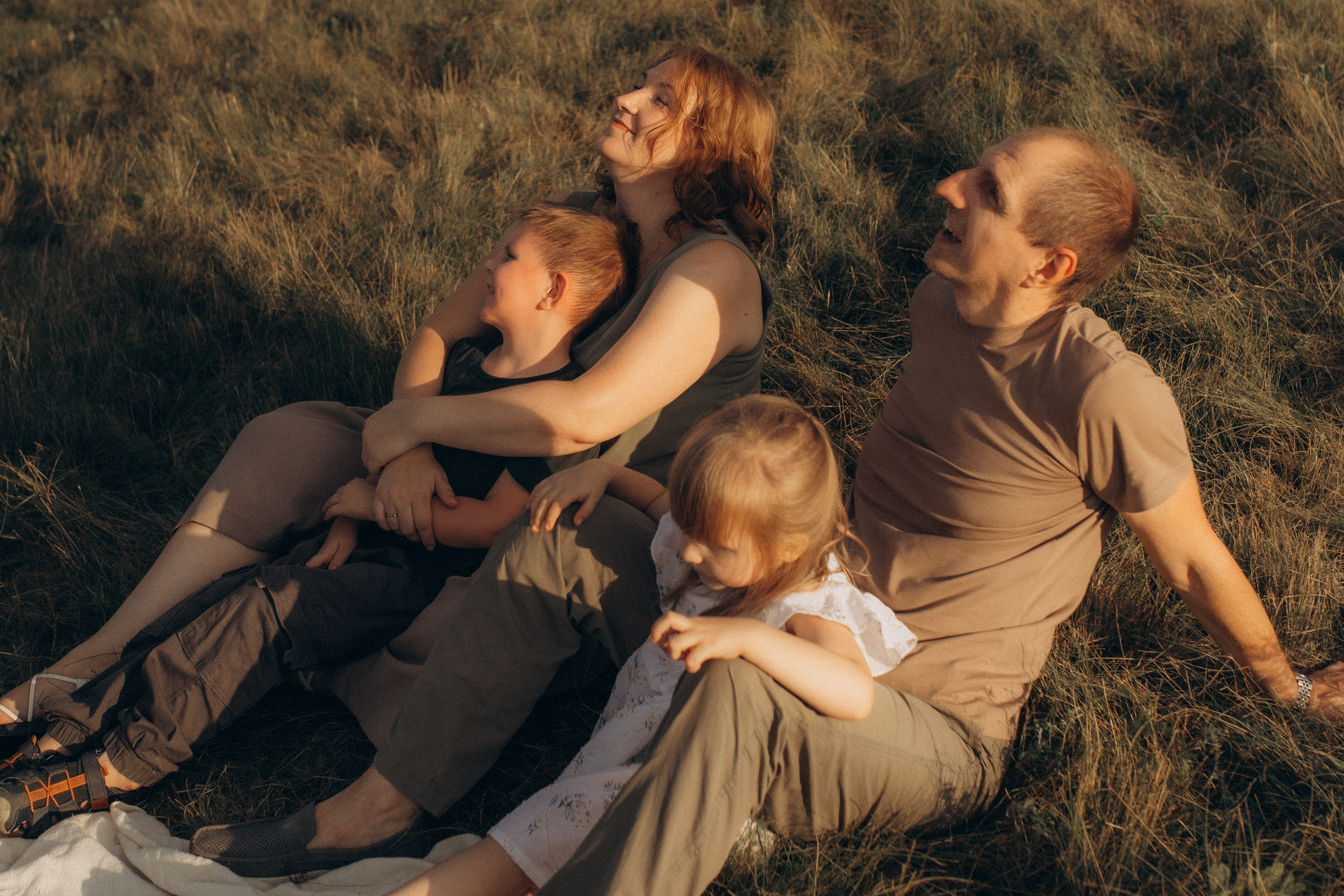 Летняя история в поле. Семейный фотограф lifestyle в Новосибирске Елена Шпилевая