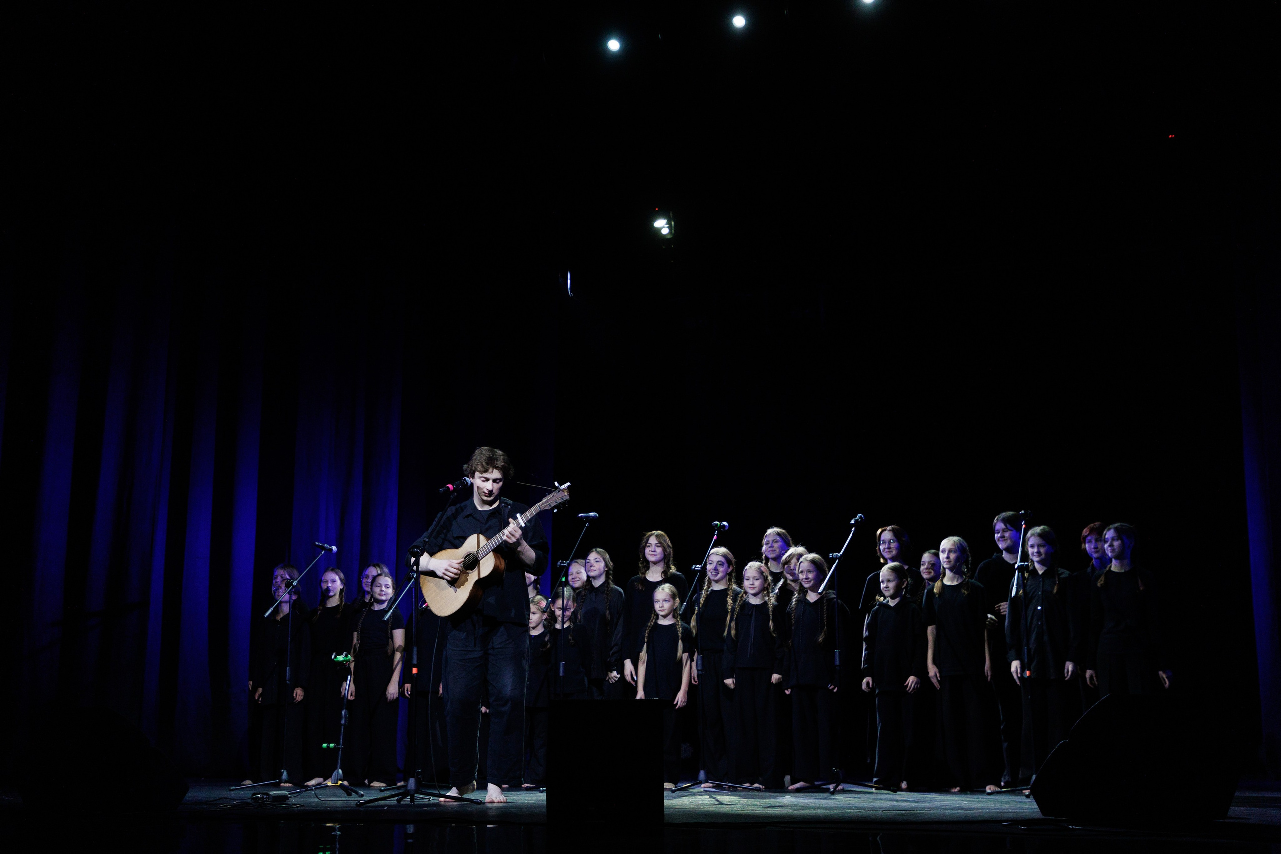 Выксунская премьера «Громко и Честно. Бонд с кнопкой». Фотограф городских и семейных событий Артем Карпухин