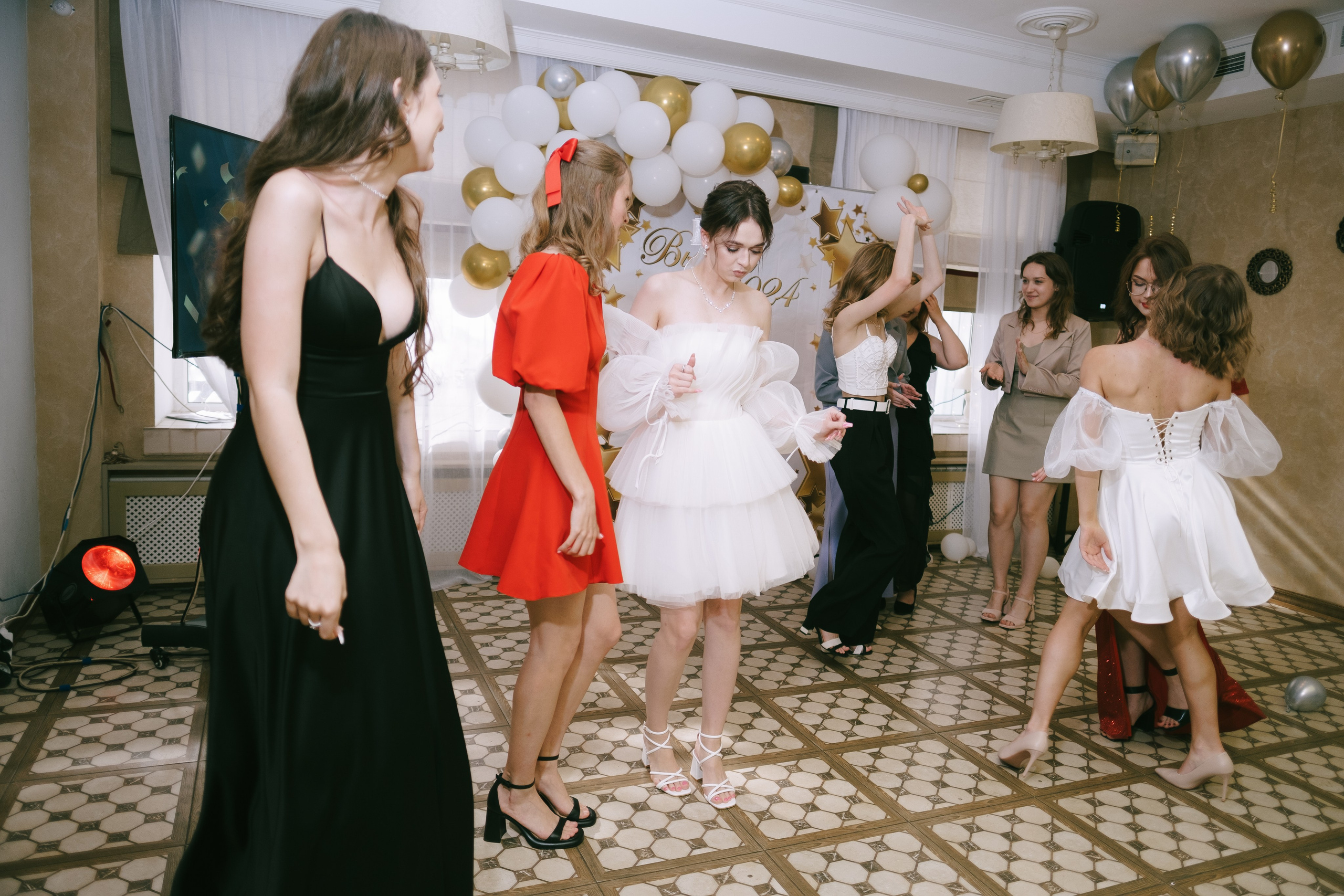 Выпускной школа 33. Свадебный и репортажной фотограф Денис Ожигин в Краснодаре и Краснодарском крае