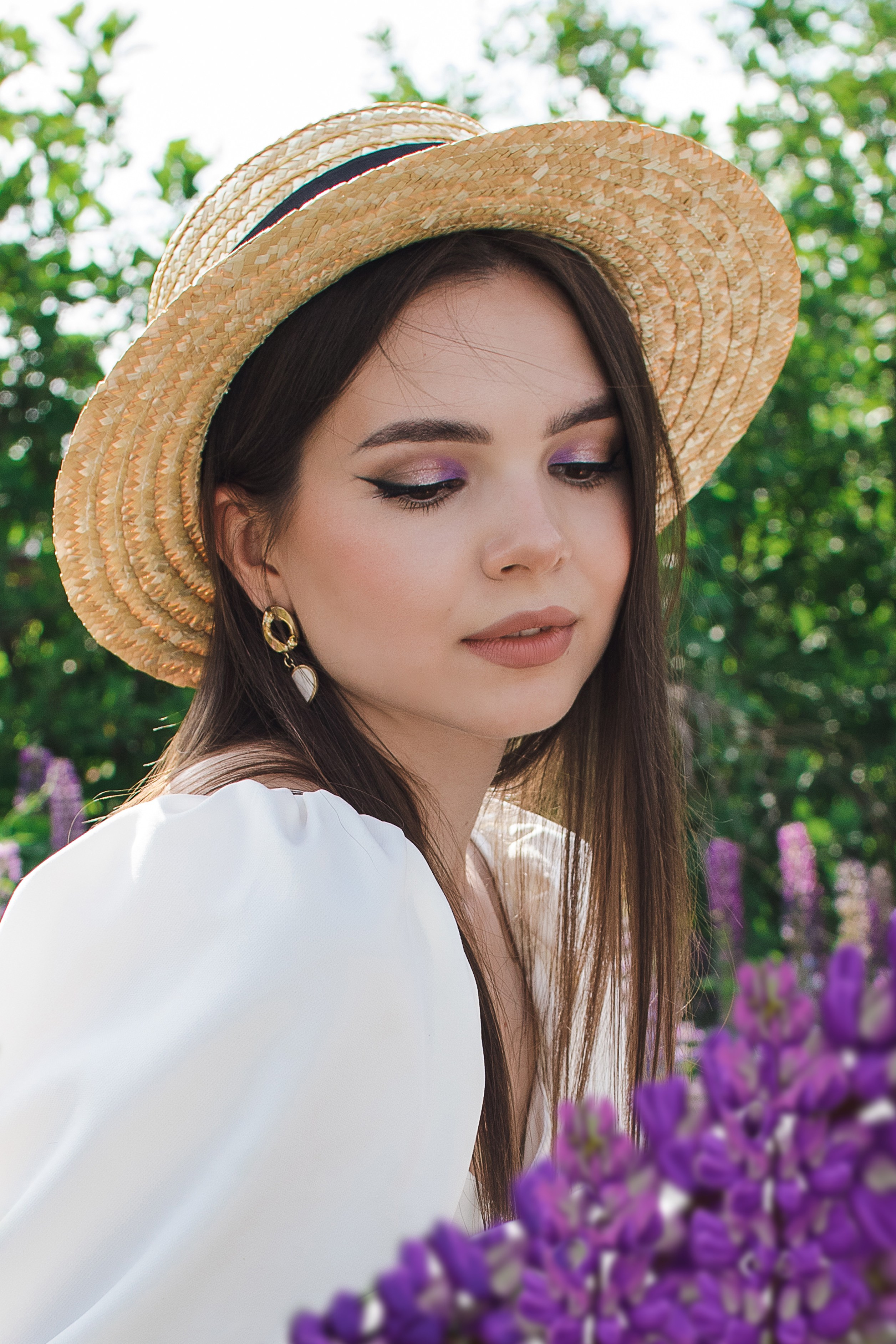 Девушках в люпинах