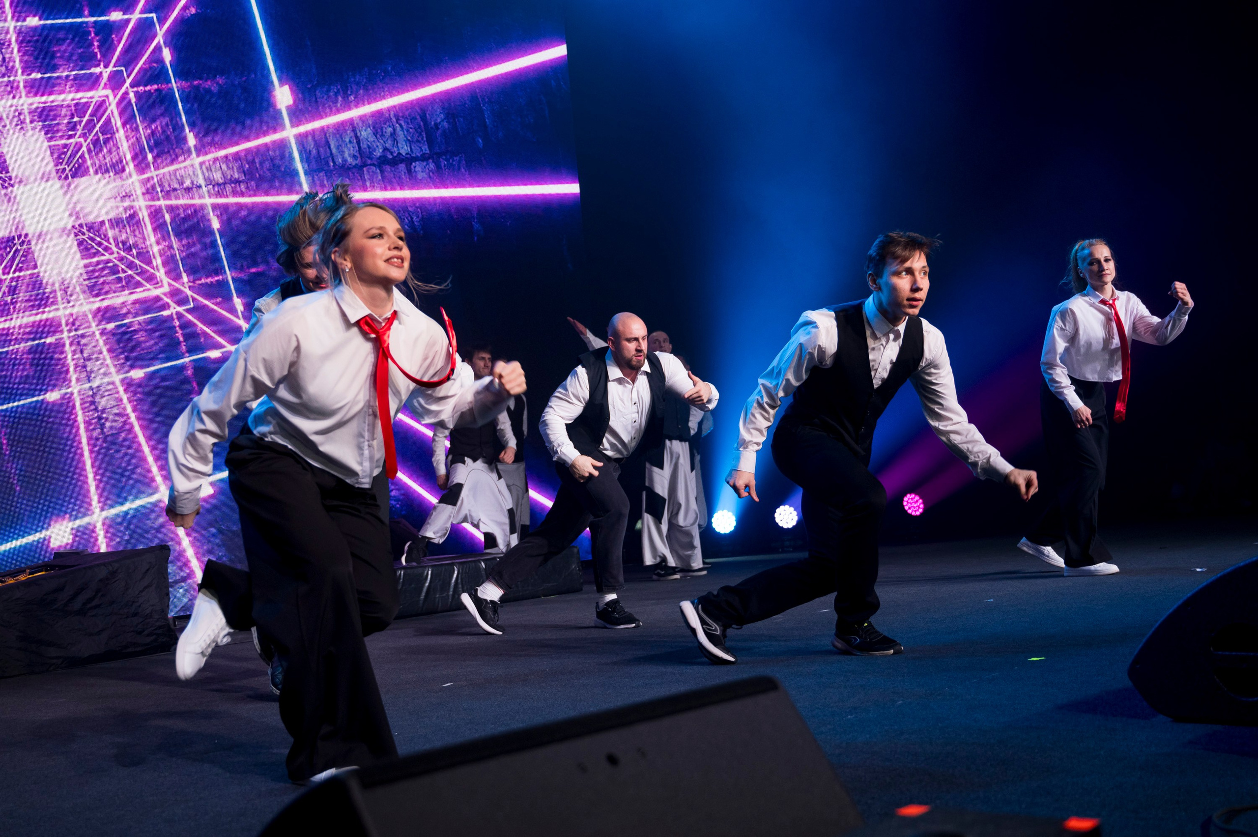 Новогодний корпоратив «Пятерочка». Репортажный фотограф и видеограф Слава Думчев. Тимбилдинги, отчетники, корпоративы