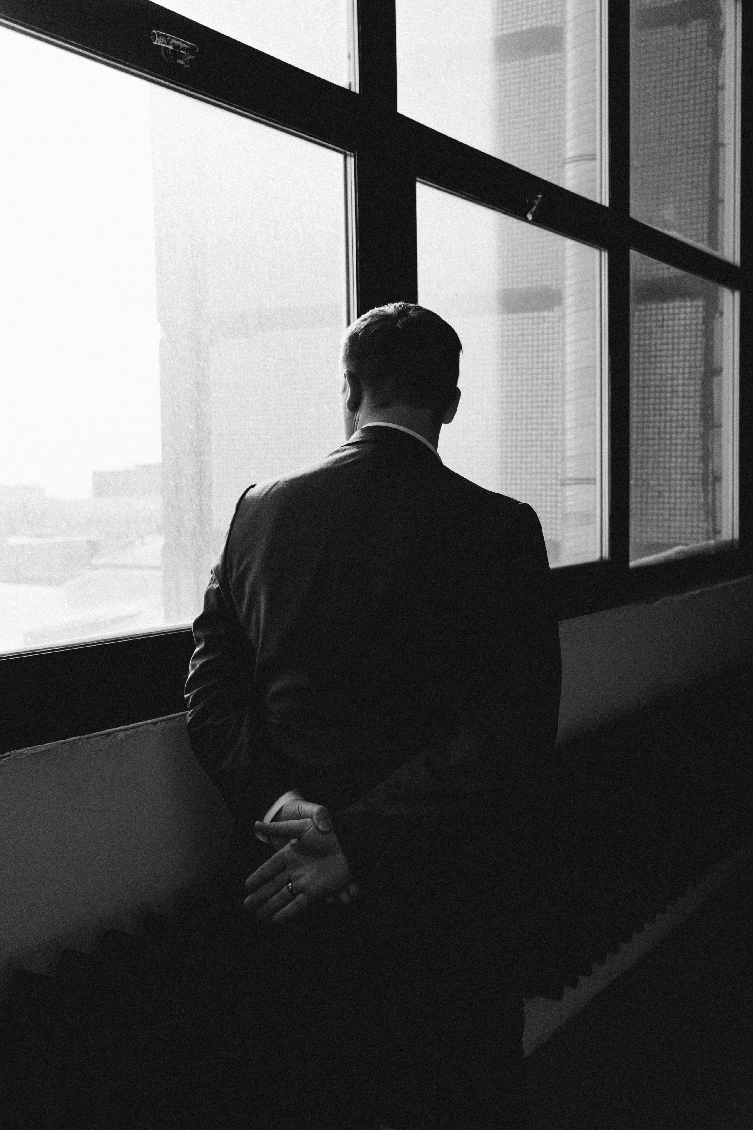 мужской портрет, бизнес портрет, мужчина в костюме, мужской фотограф Новосибирск