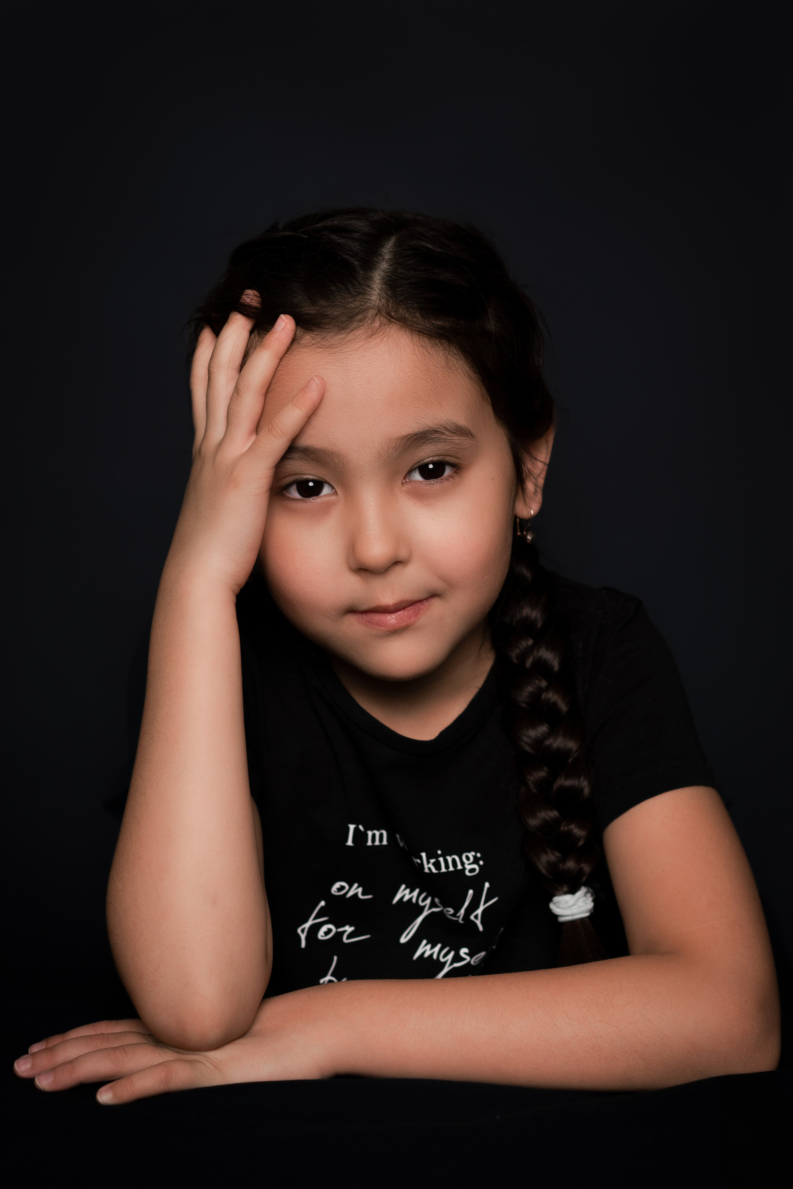 Детский сад, портреты на чёрном фоне. Фотограф Шунова Саша