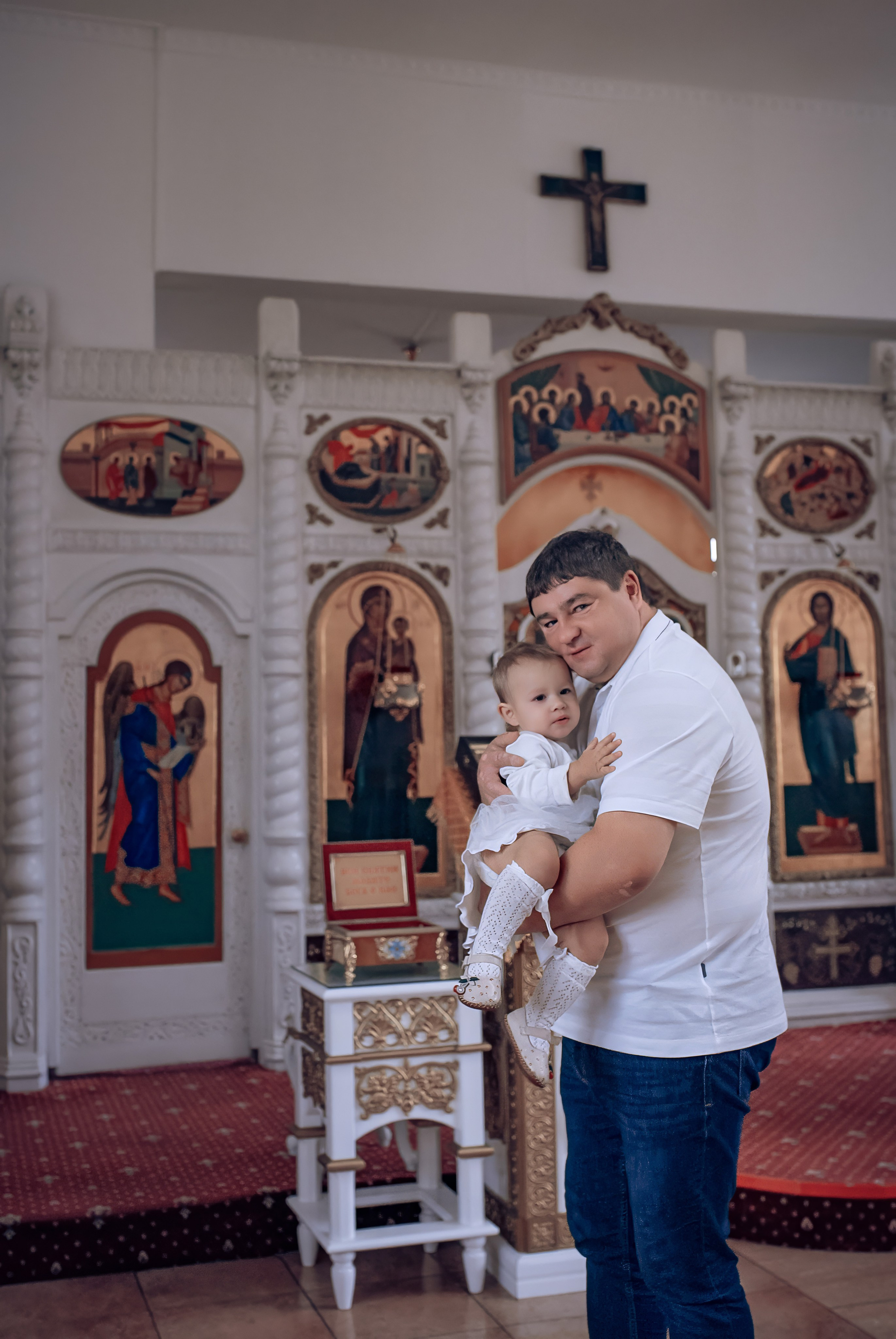 Крещение Алины в Трехсвятительской церкви Красноярск. Фотографы крещения/венчания  Красноярск Татьяна и Вячеслав Переваловы