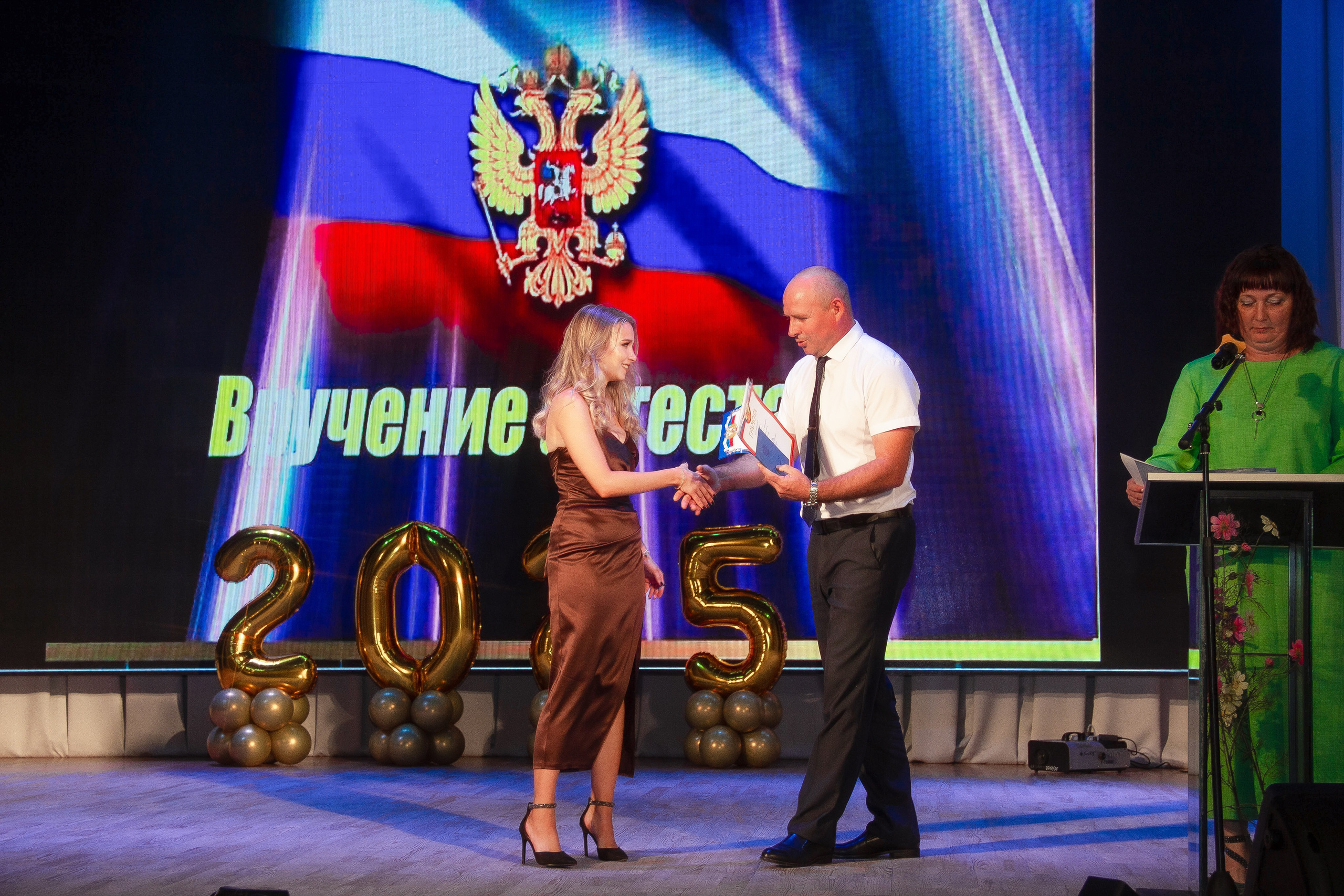 9-11 классы СЪЁМКИ ВЫПУСКНЫХ И ПОСЛЕДНИХ ЗВОНКОВ. Выпускные альбомы для школ и Детских садов в Барнауле /Выпускные/Свадебные/Детские/Семейные и др. виды съёмок /Фотограф Вера Валейко