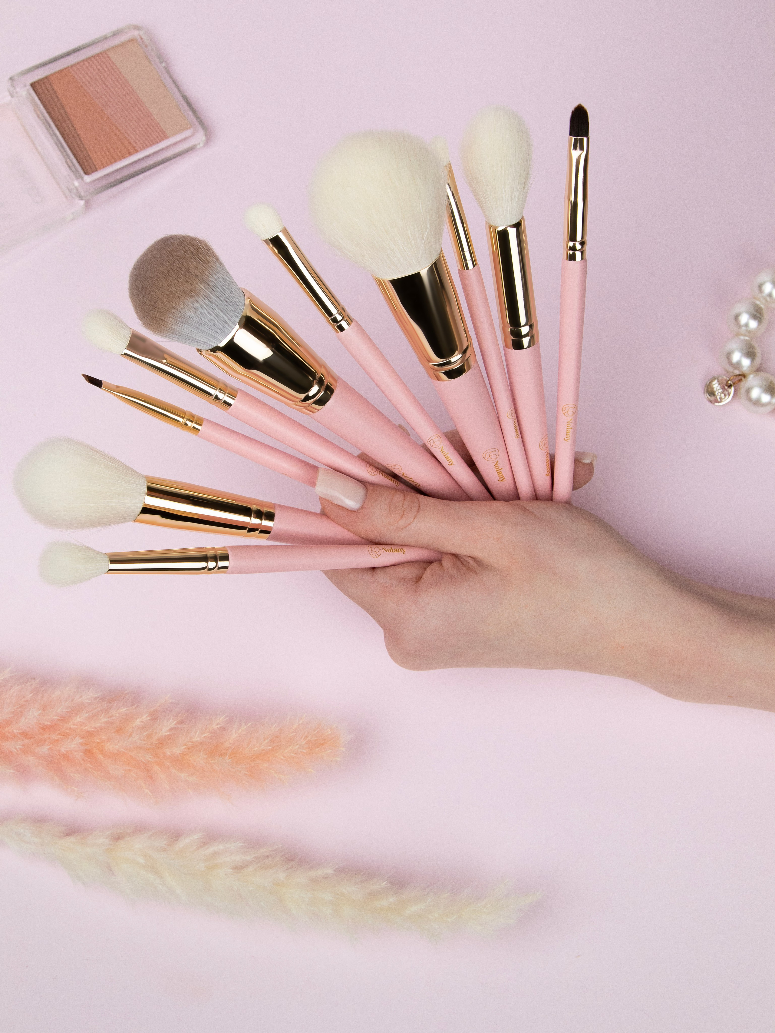 Профессиональная предметная съемка кистей для макияжа для маркетплейсов. Фотограф Анна Татаурова | Авторская фотосъемка в Москве