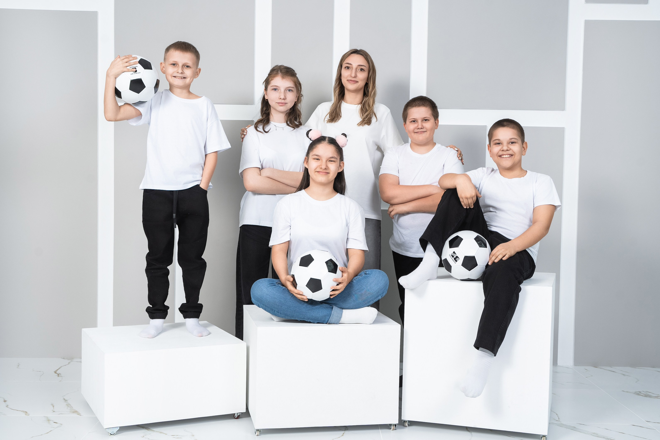 Выпускная фотосессия в фотостудии. Выпускные альбомы Нижнекамск Набережные Челны Фотостудия Небо