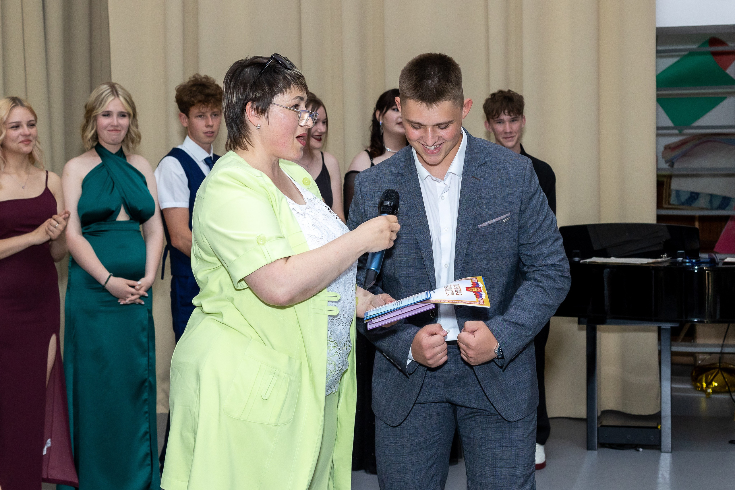 Вручение аттестата 2025. Выпускные альбомы Майкоп, Краснодар Елена Золотарева