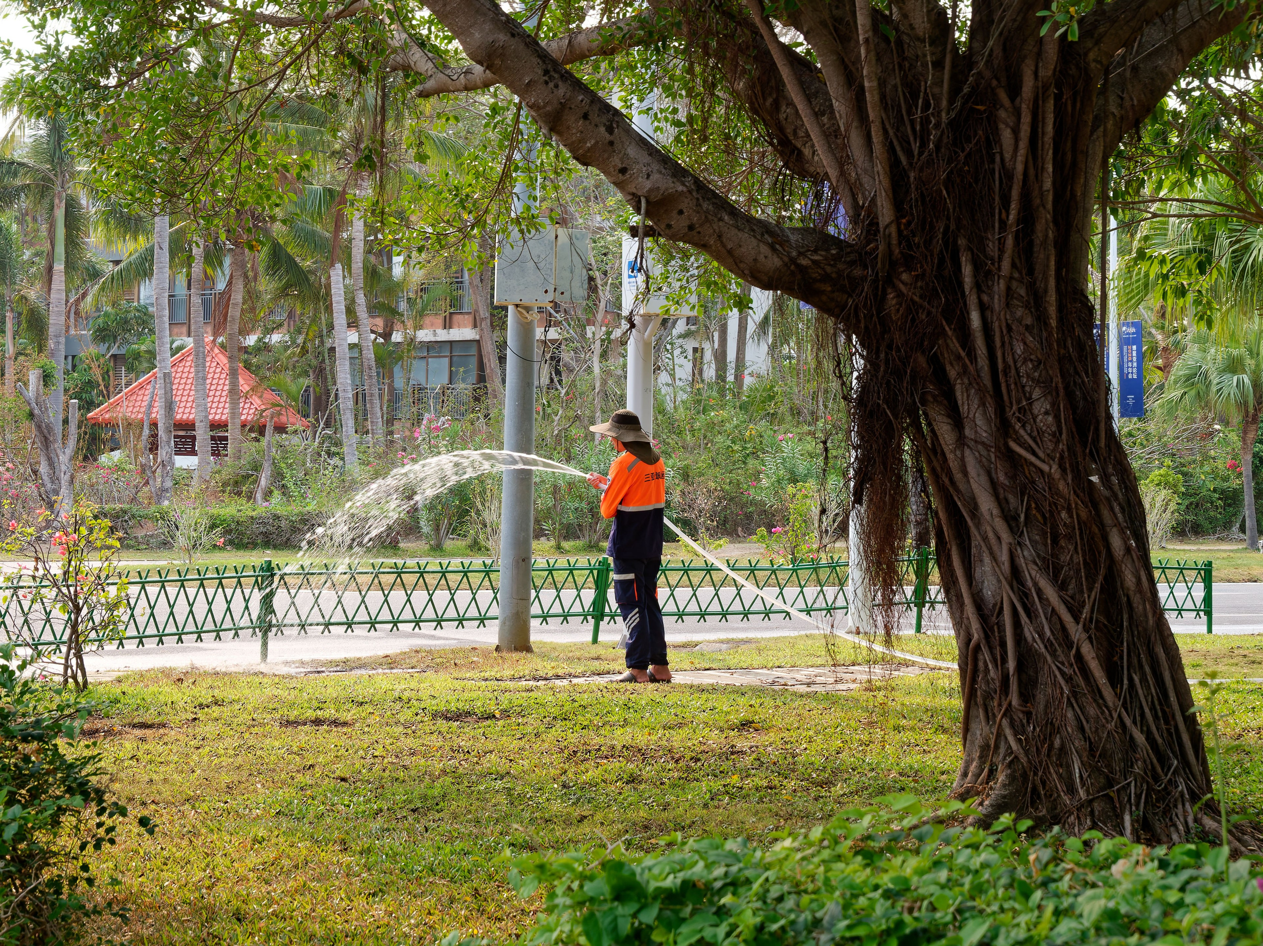 Хайнань 2026, улицы Ялунвань и Саньи. Фотопрогулки по Миру