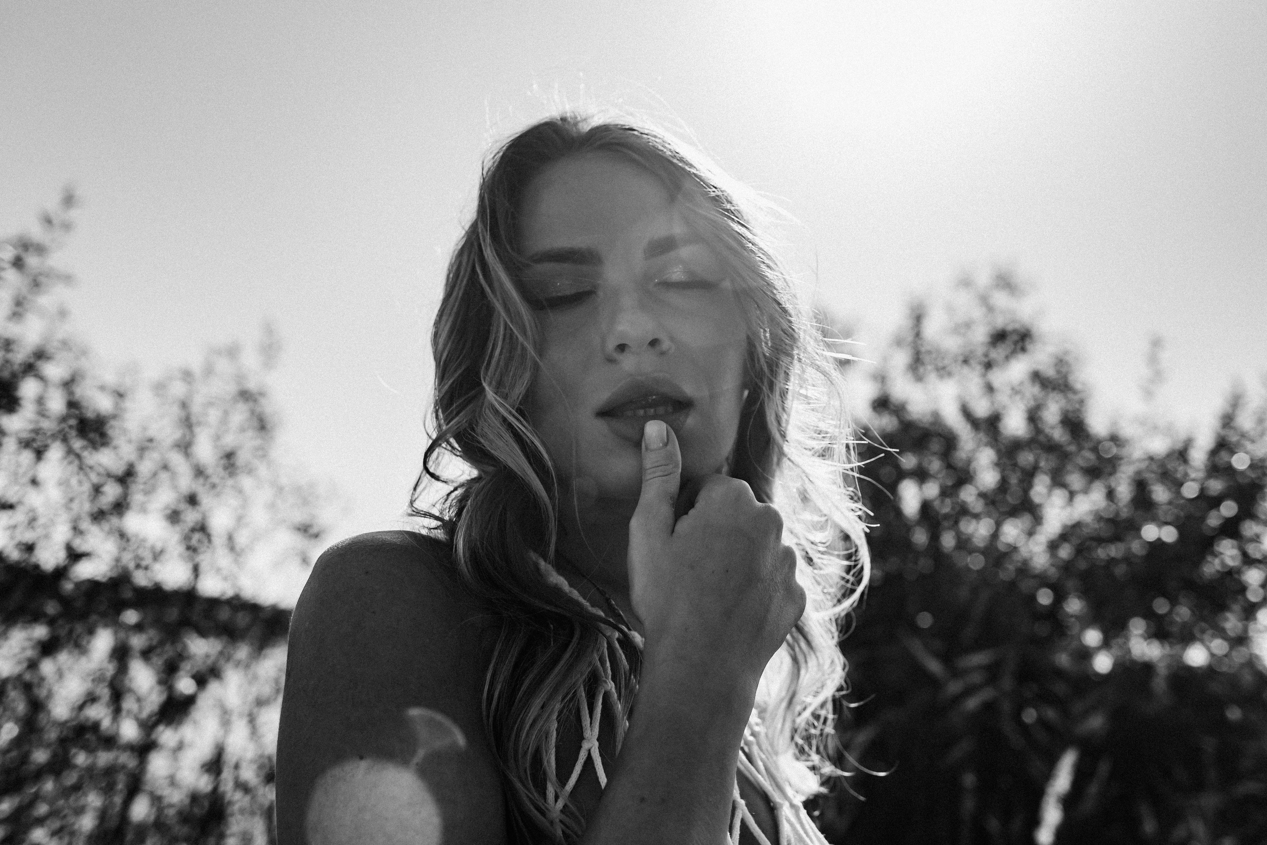 Семейный фотограф на выписку из роддома и крещение Минск Настя Гришук