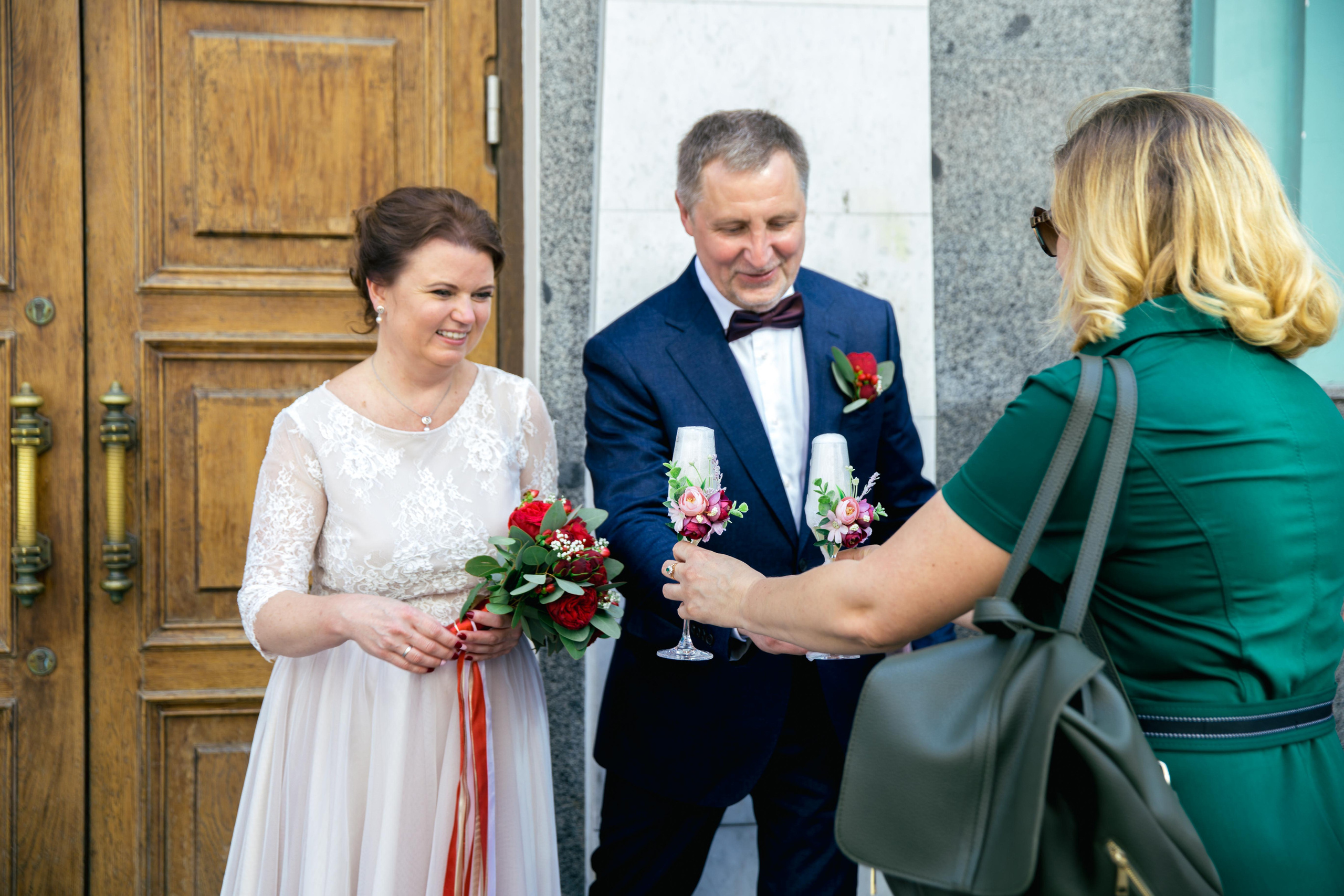 Взрослая свадьба без банкета. Ведущий на праздник в Москве / Денис Аганин