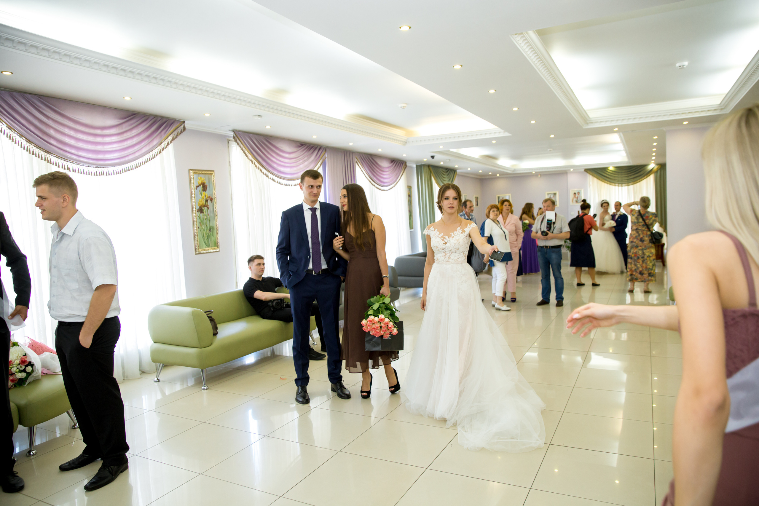 Фотограф на свадьбу летом. Ведущий на праздник в Москве / Денис Аганин