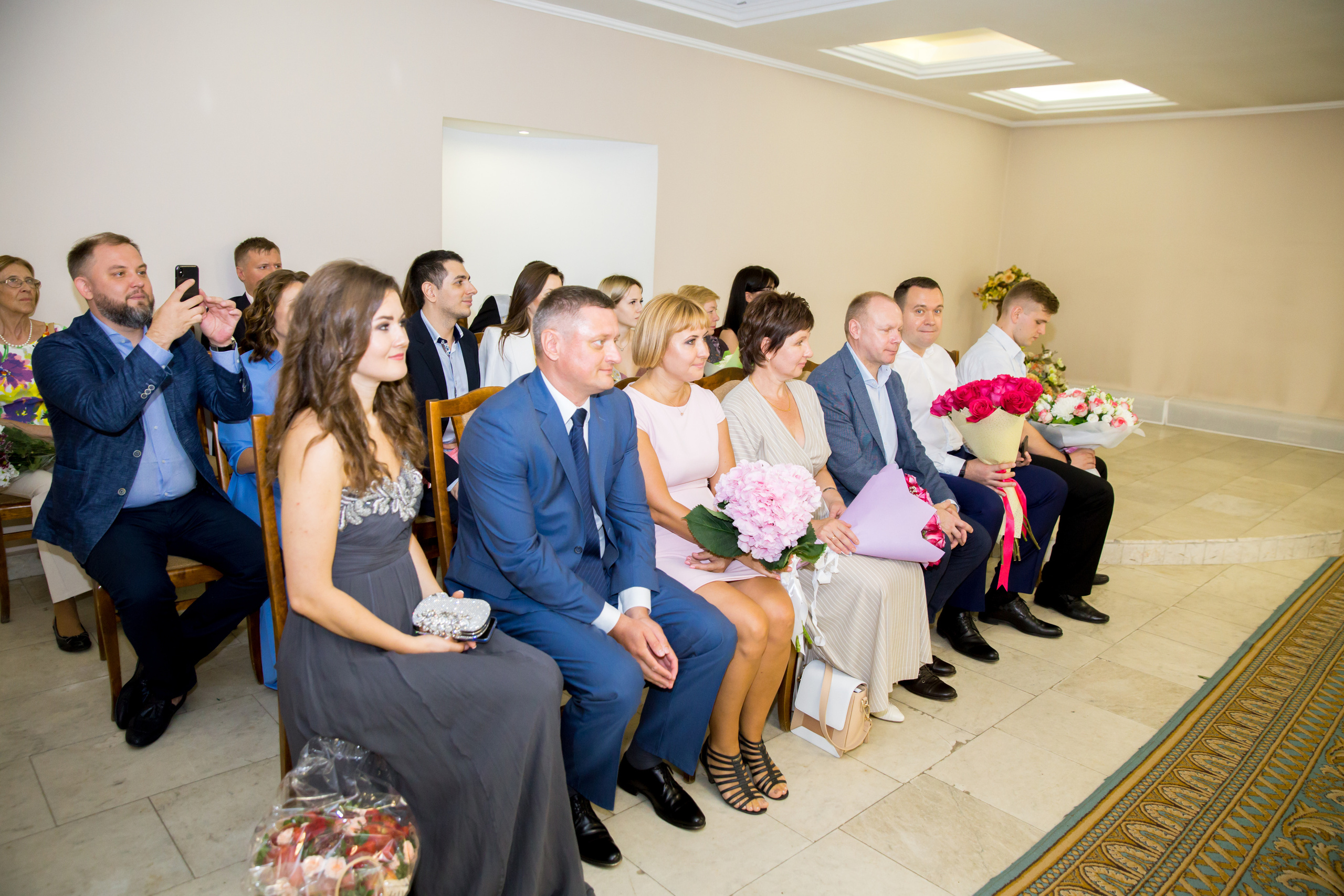 Фотограф на свадьбу летом. Ведущий на праздник в Москве / Денис Аганин