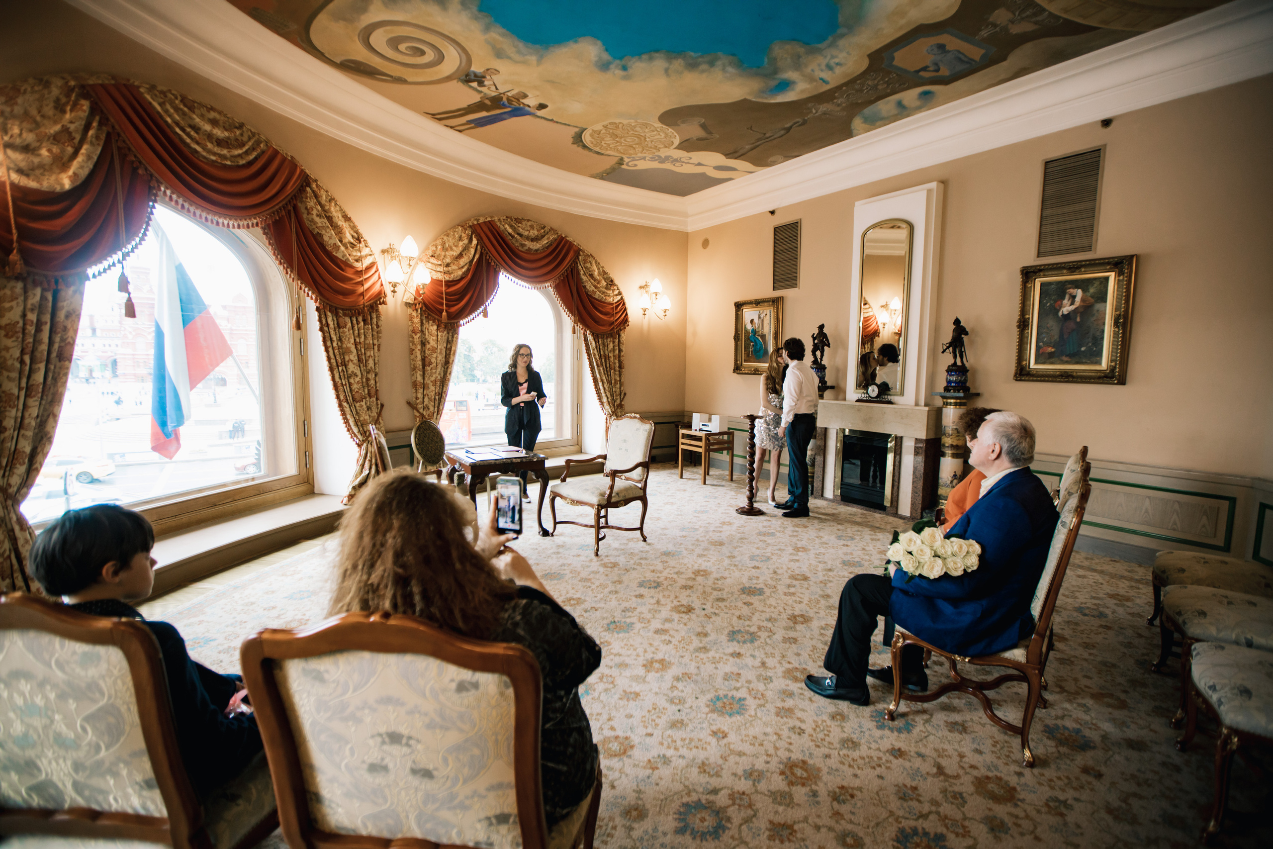 Необычная церемония регистрации брака. Ведущий на праздник в Москве / Денис Аганин