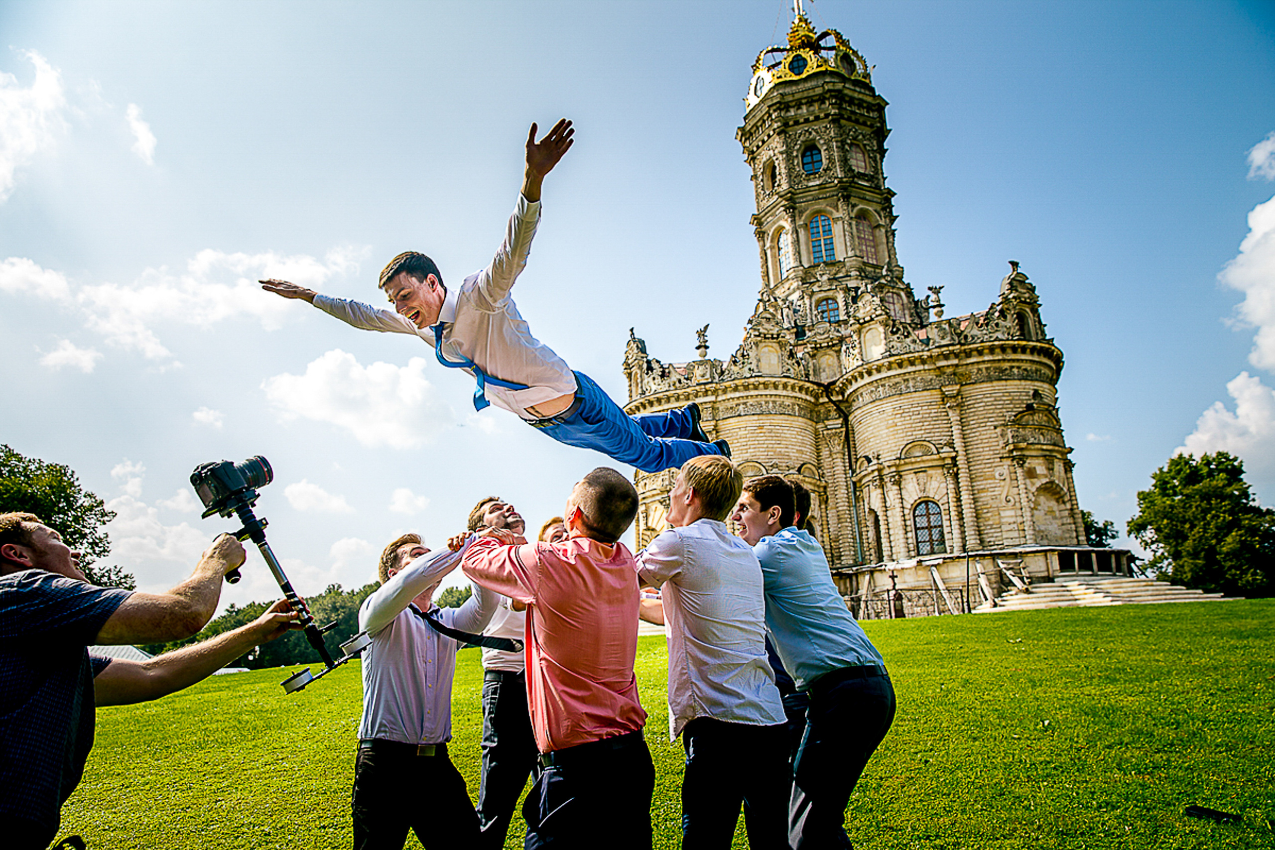 Сборы невесты. Ведущий на праздник в Москве / Денис Аганин