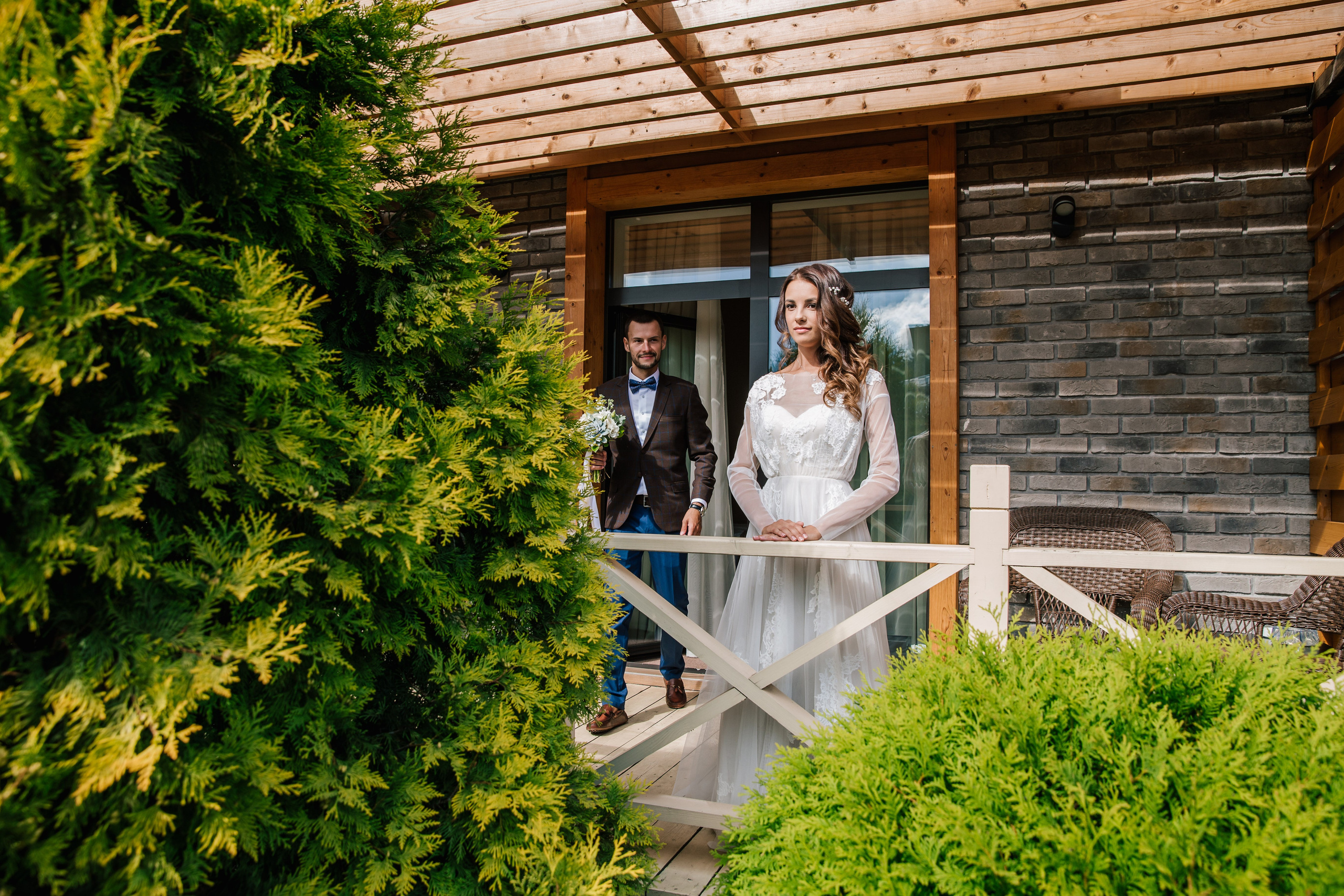 Фото свадьбы весной. Ведущий на праздник в Москве / Денис Аганин