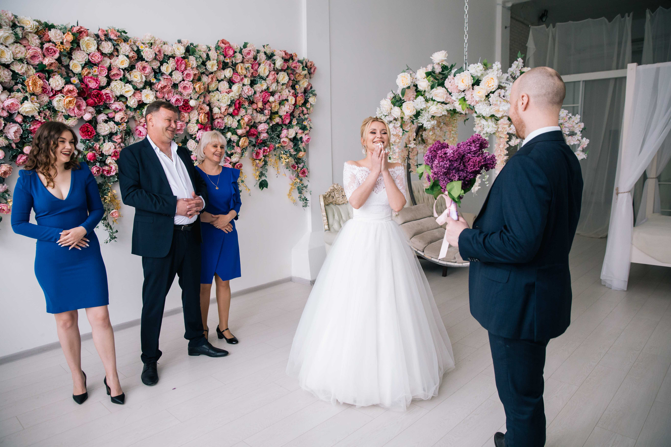 Свадебная фотосъёмка в студии. Ведущий на праздник в Москве / Денис Аганин