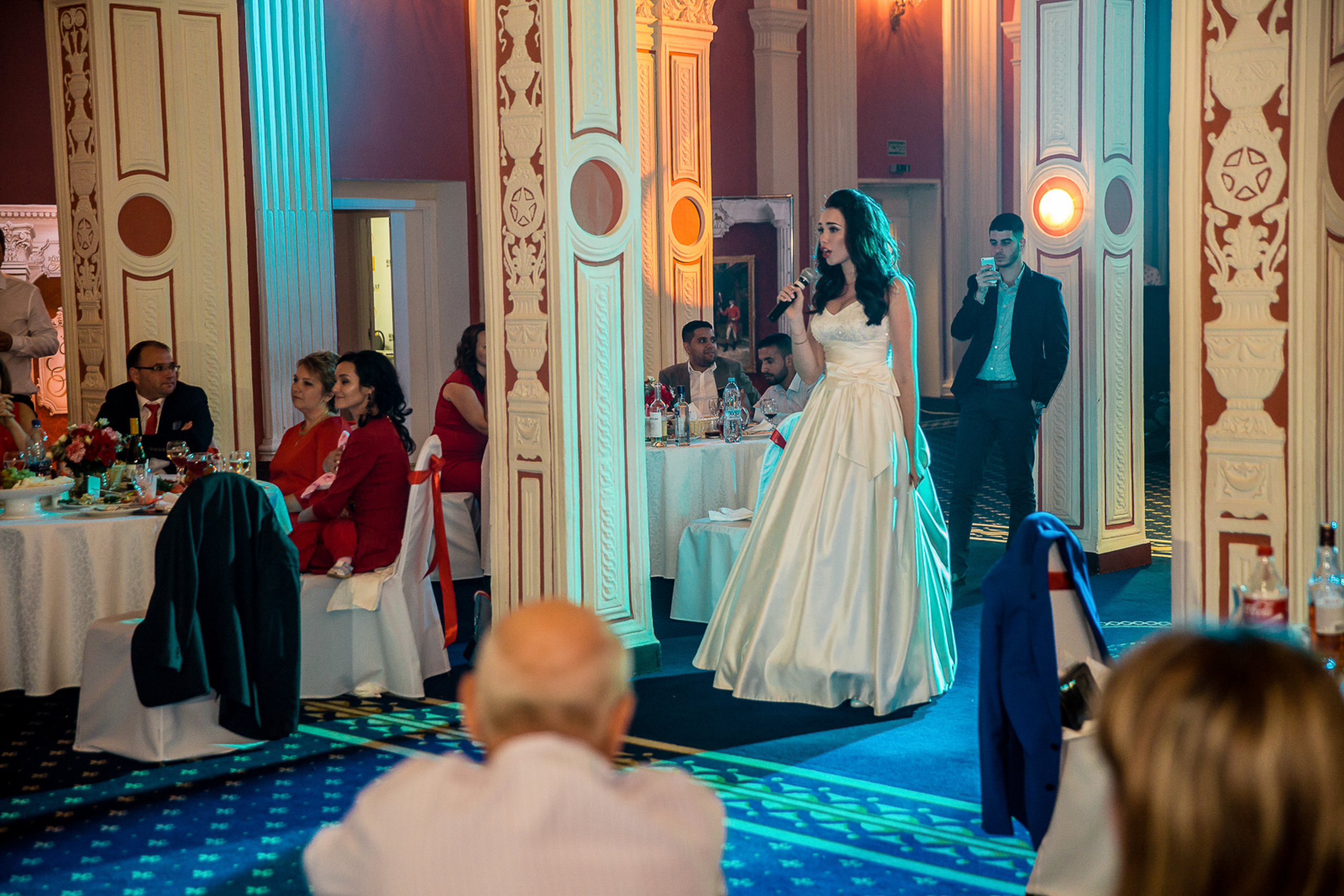 Свадебные фото осенью. Ведущий на праздник в Москве / Денис Аганин