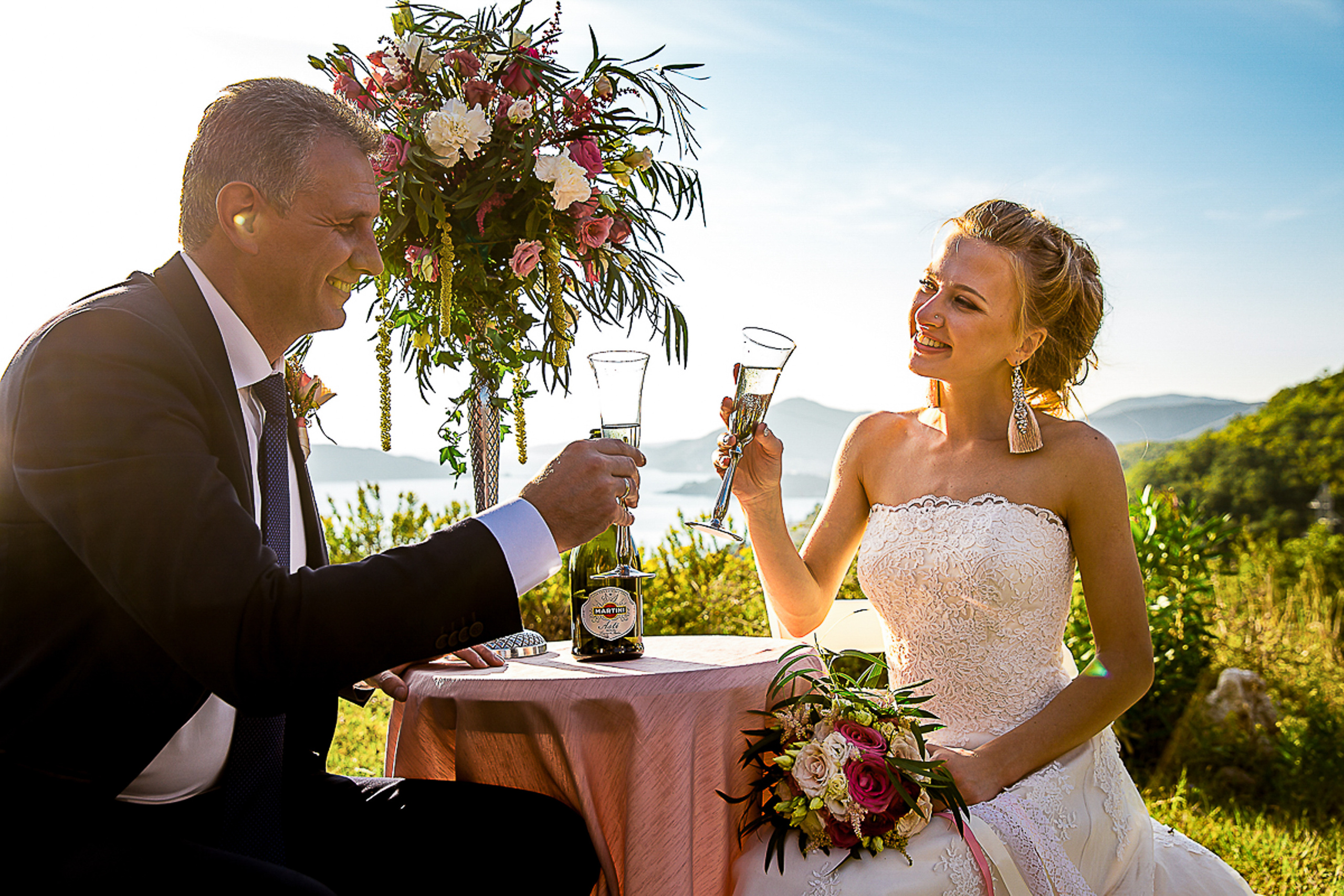 Фотограф на свадьбу. Ведущий на праздник в Москве / Денис Аганин