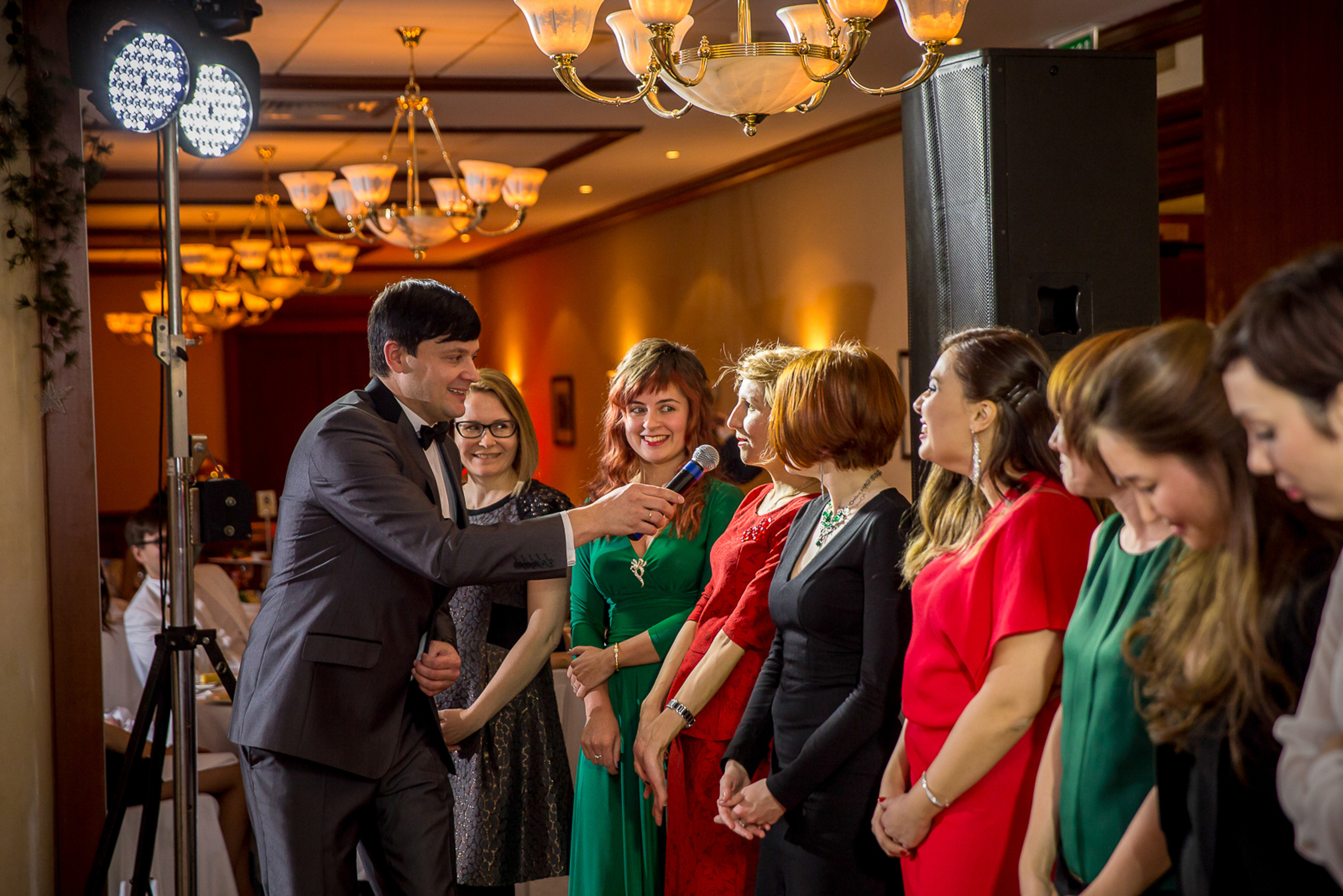 Фотограф на корпоратив. Ведущий на праздник в Москве / Денис Аганин